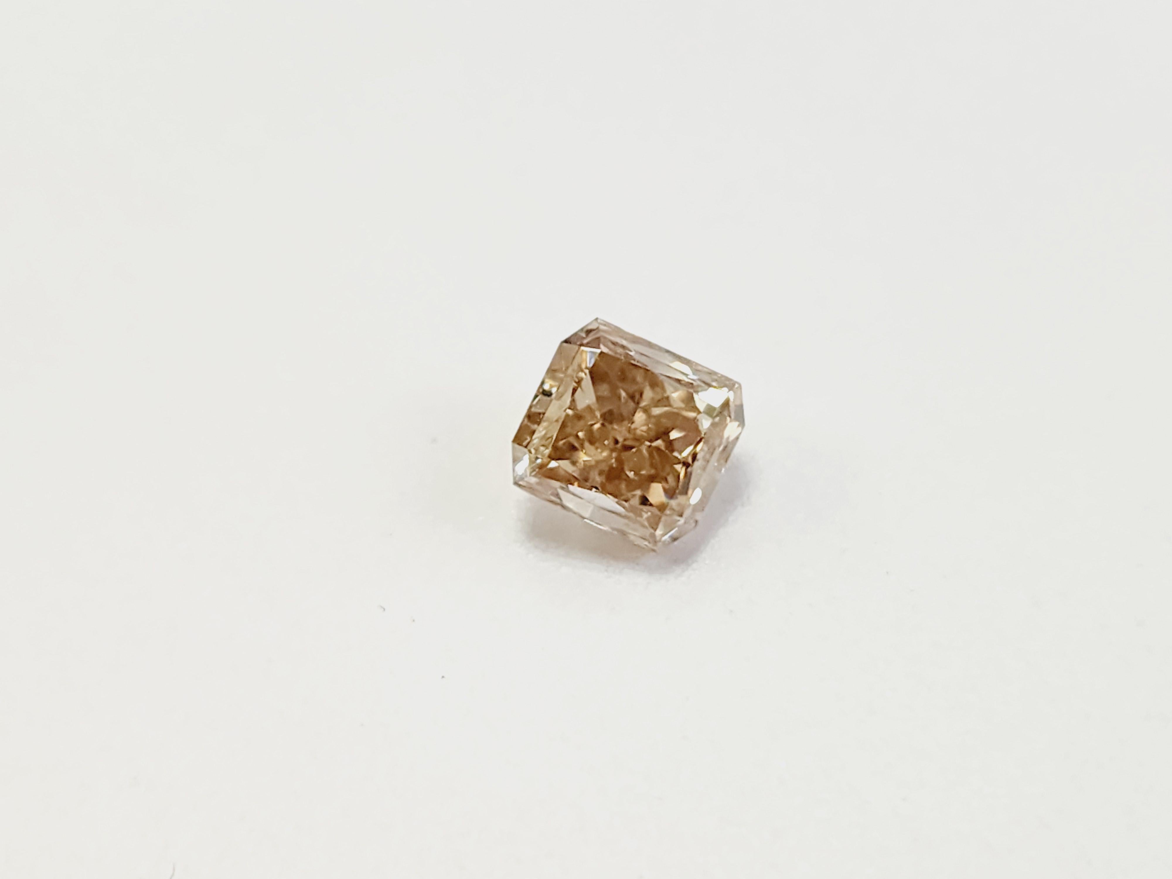 MUESTRA EN VENTA GIA 1,66 Quilates Diamante Suelto Talla Radiante Amarillo Marrón Fantasía Corte radiante en venta