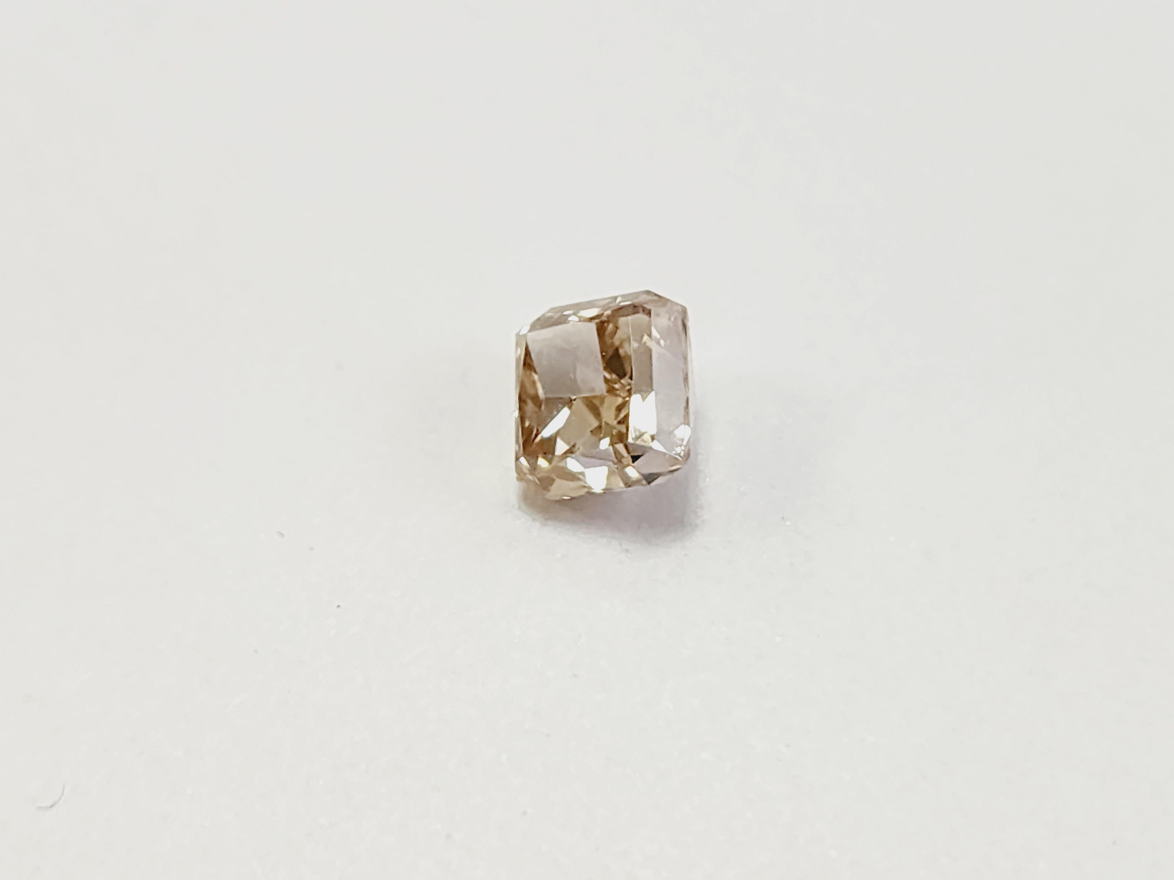 MUESTRA EN VENTA GIA 1,66 Quilates Diamante Suelto Talla Radiante Amarillo Marrón Fantasía en Nuevo estado para la venta en Great Neck Plaza, NY