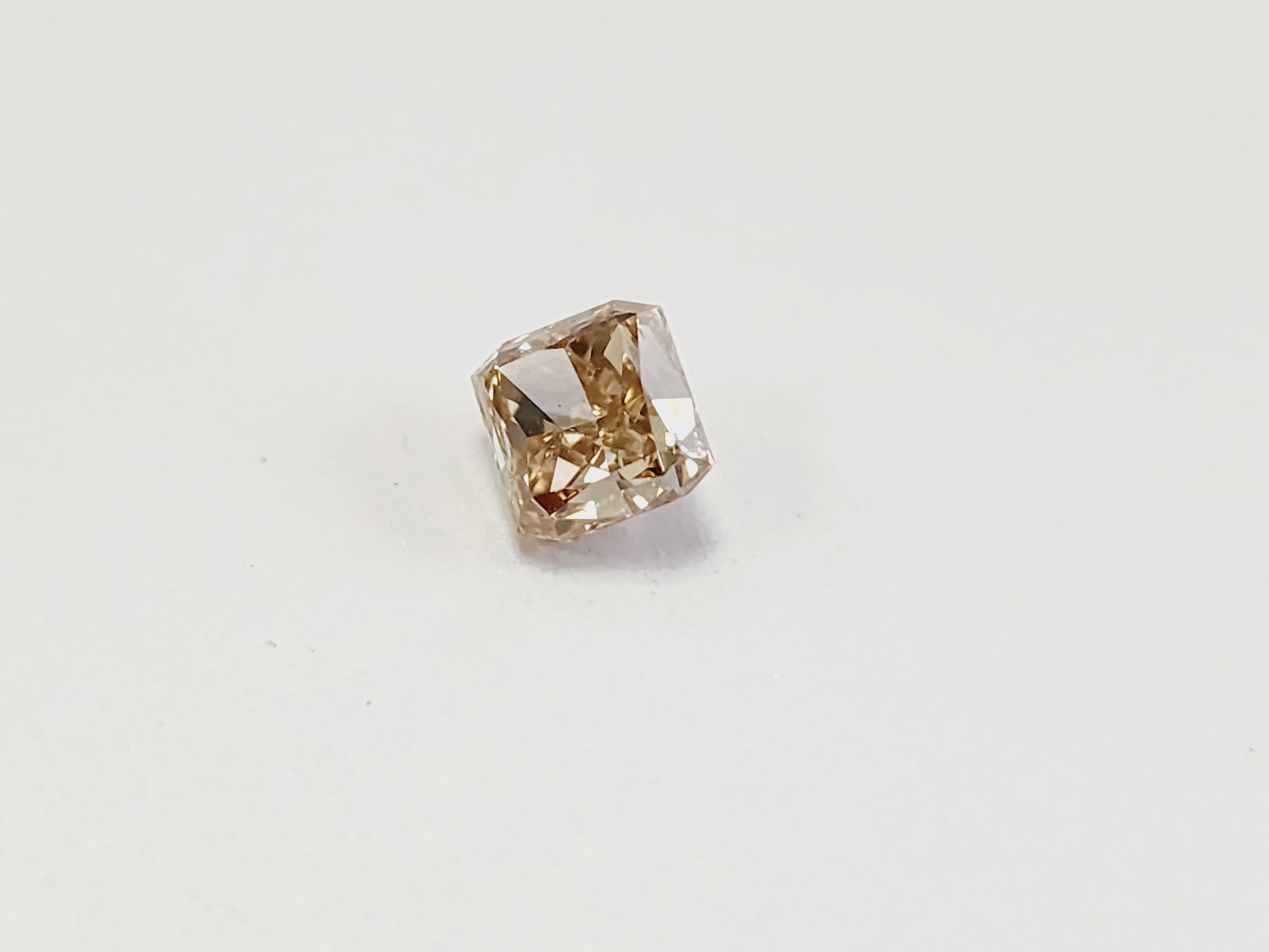 De las mujeres MUESTRA EN VENTA GIA 1,66 Quilates Diamante Suelto Talla Radiante Amarillo Marrón Fantasía en venta
