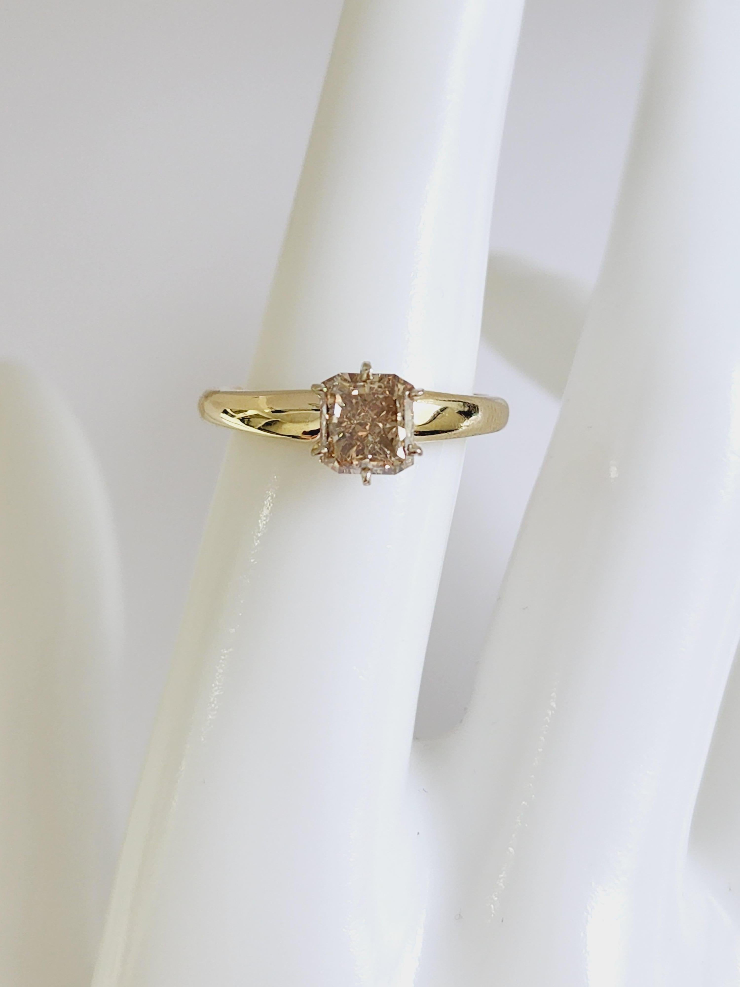 Women's 1.66 Carat Radiant Cut Fancy Color Diamond Yellow Gold Solitaire Ring 14 Karat For Sale