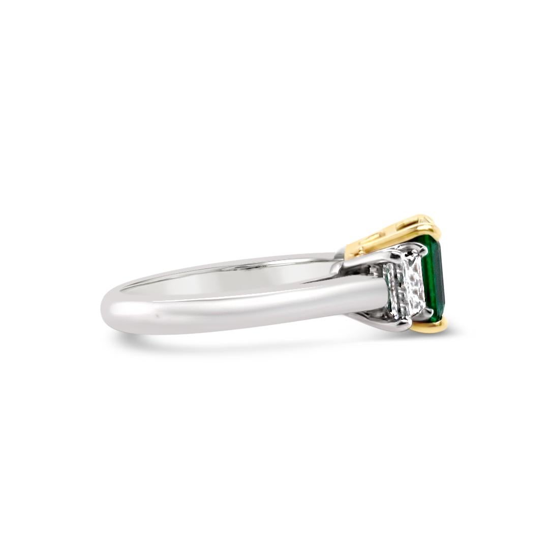 1.66 Carat Emerald and Diamond Ring in Platinum In Excellent Condition For Sale In Palm Beach, FL