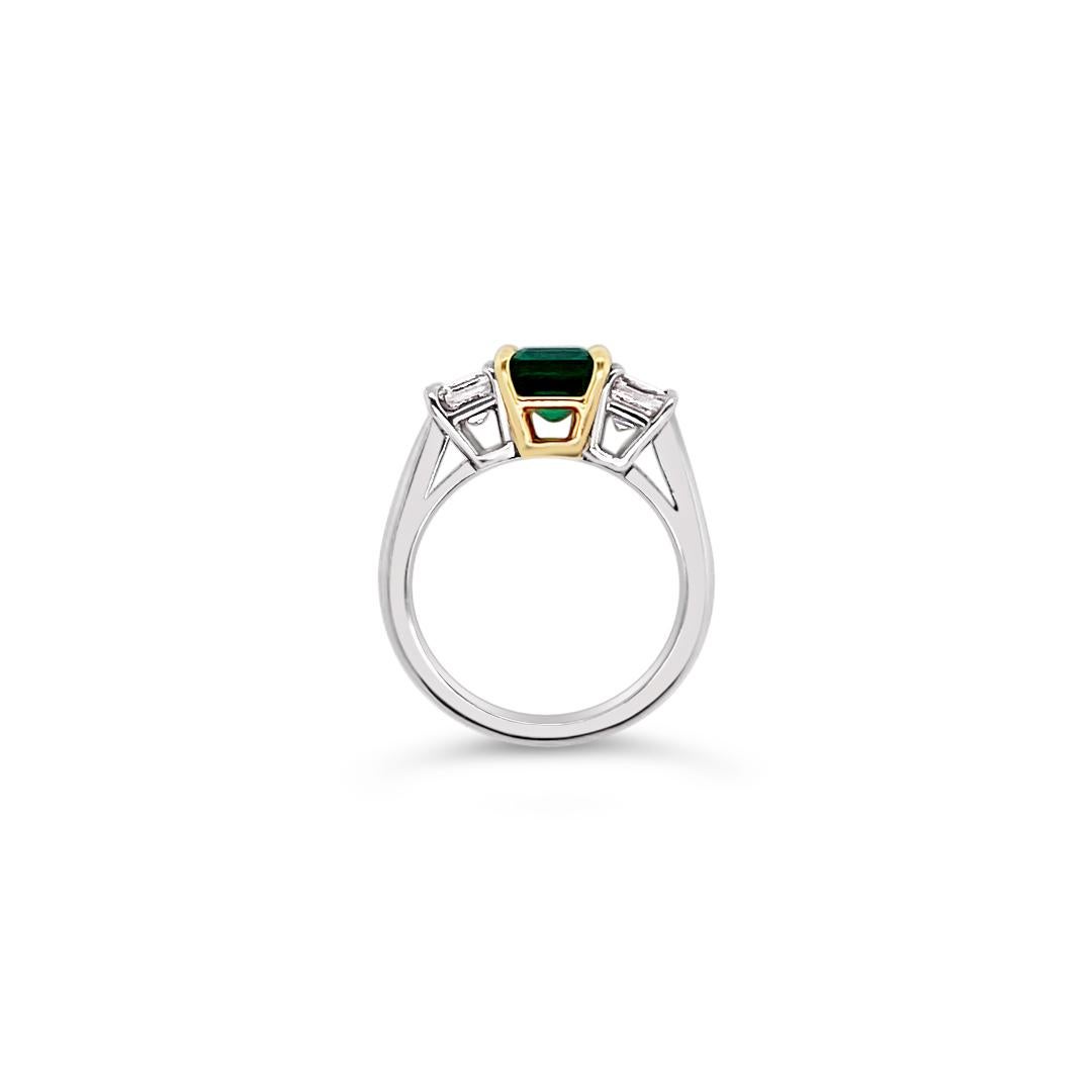 1.66 Carat Emerald and Diamond Ring in Platinum For Sale 1