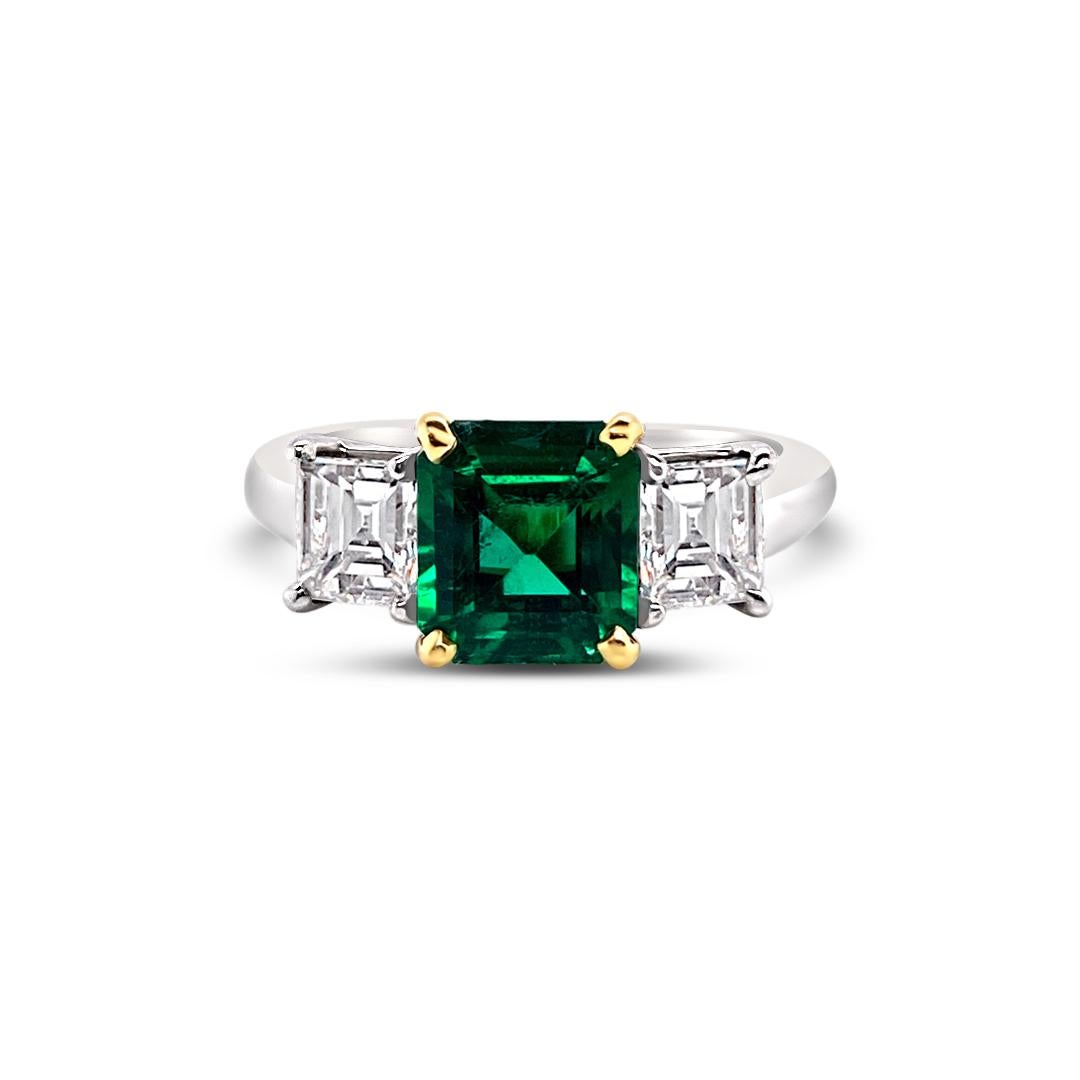 1.66 Carat Emerald and Diamond Ring in Platinum For Sale 2