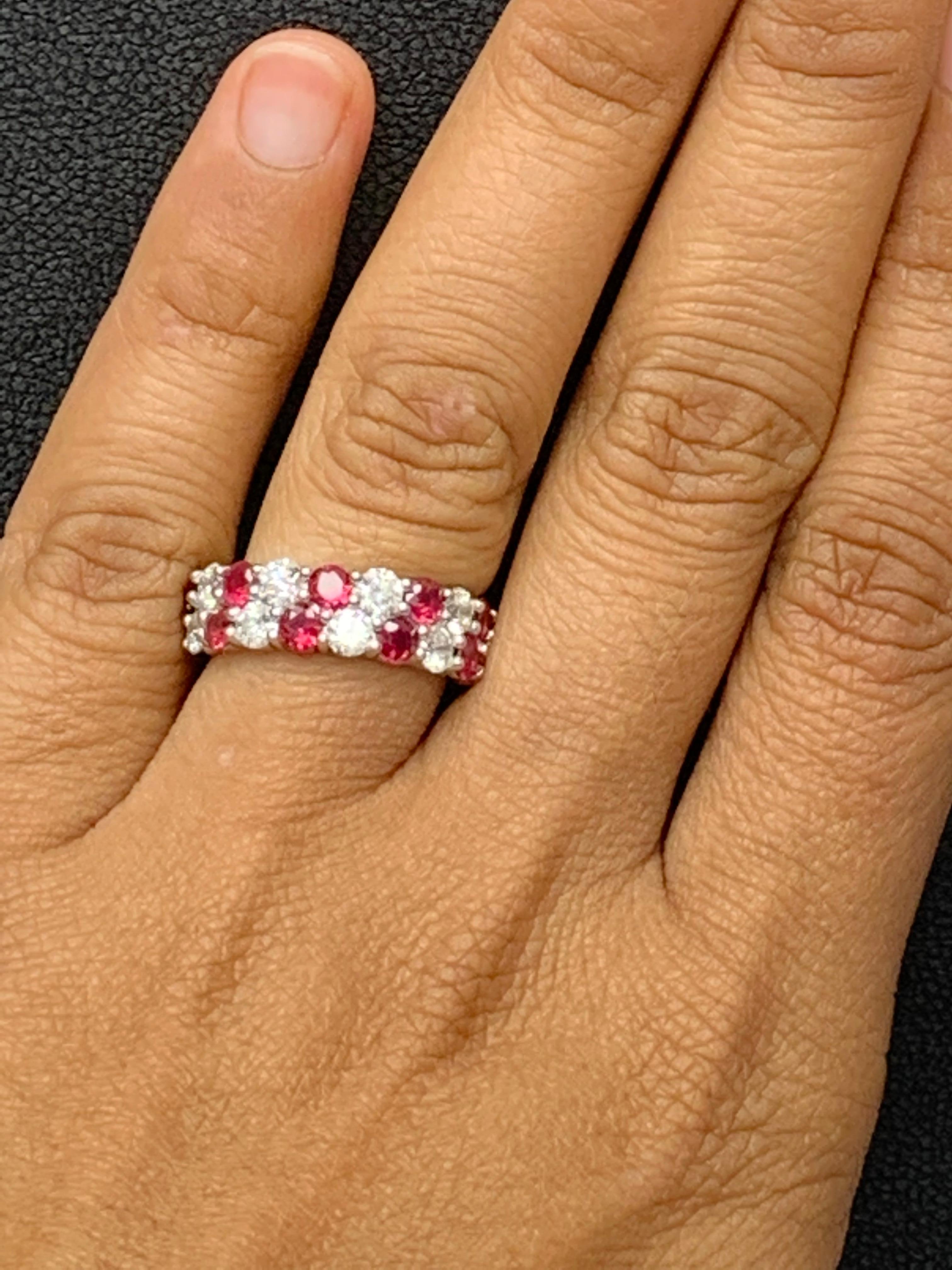 1.66 Ct Round Shape Ruby and Diamond Double Row ZicZac Band Ring 14K White Gold en vente 1