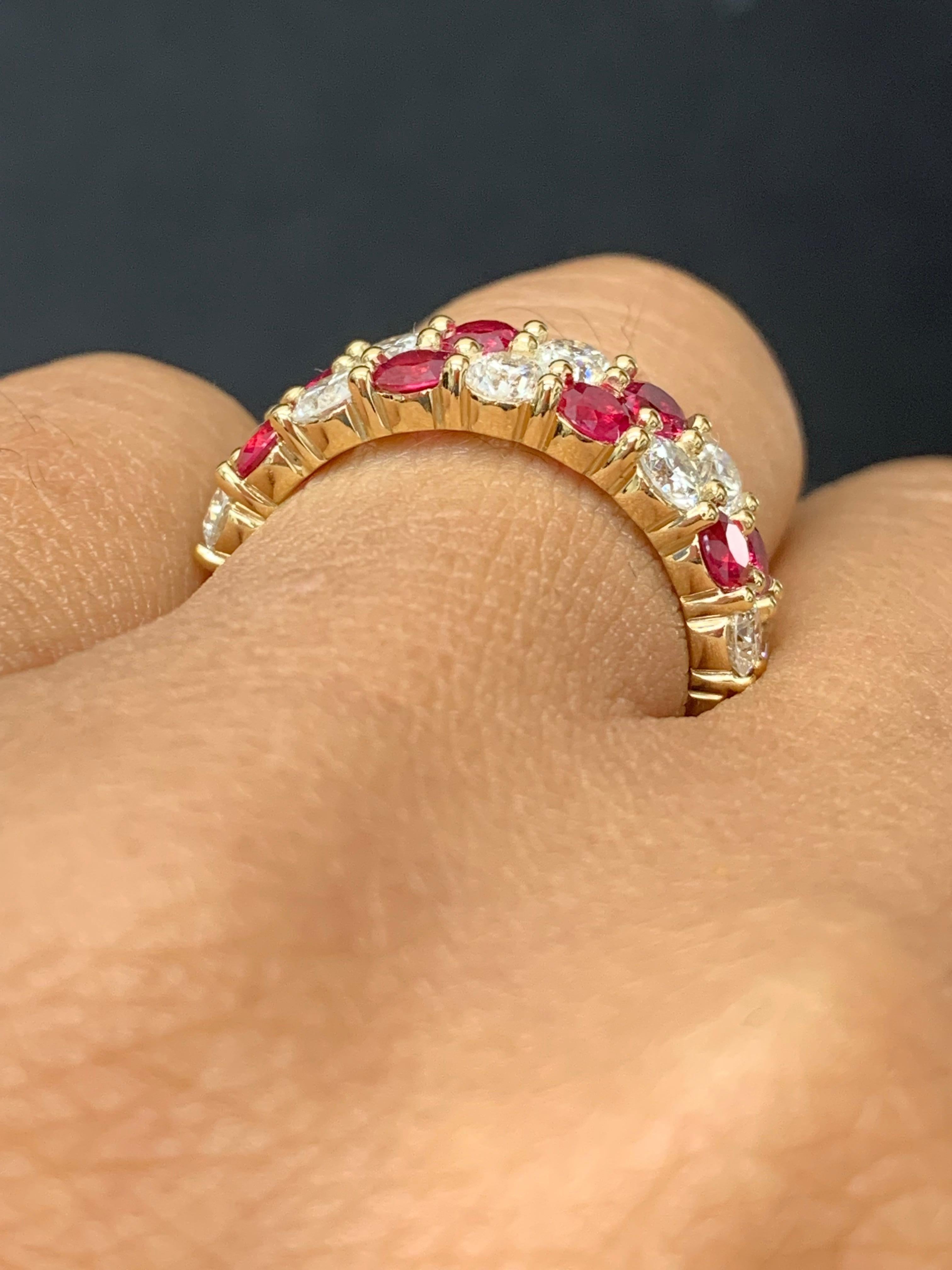 Women's 1.66 Ct Round Shape Ruby and Diamond Double Row ZicZac Band Ring 14K Yellow Gold For Sale