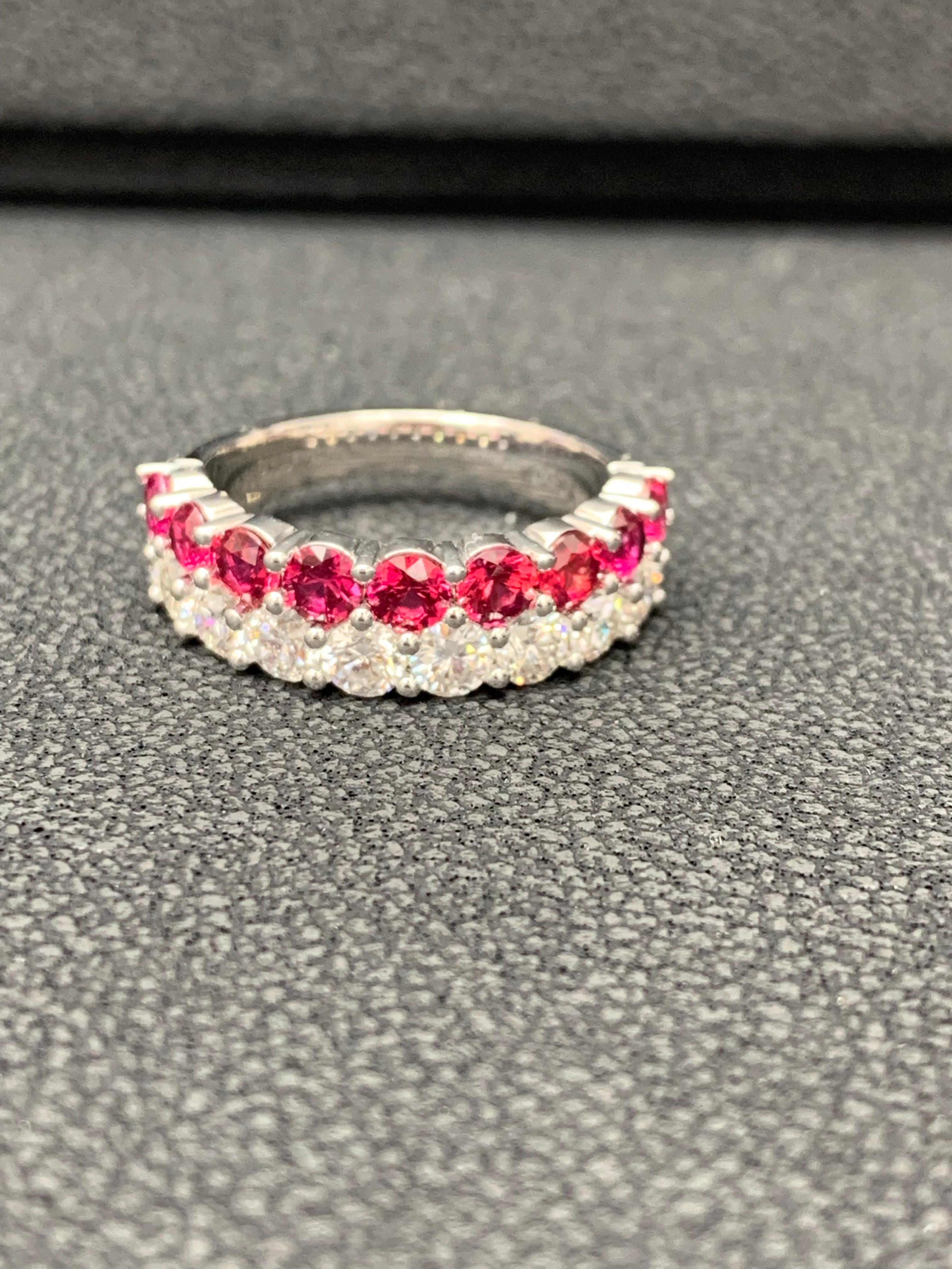 Bague à double rangée de rubis et de diamants de forme ronde 1,66 carat en or blanc 14 carats Pour femmes en vente