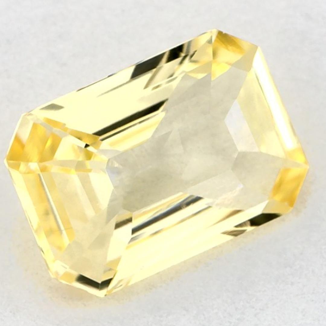Taille émeraude 1.66 Ct Yellow Sapphire Octagon Loose Gemstone (pierre précieuse en vrac) en vente
