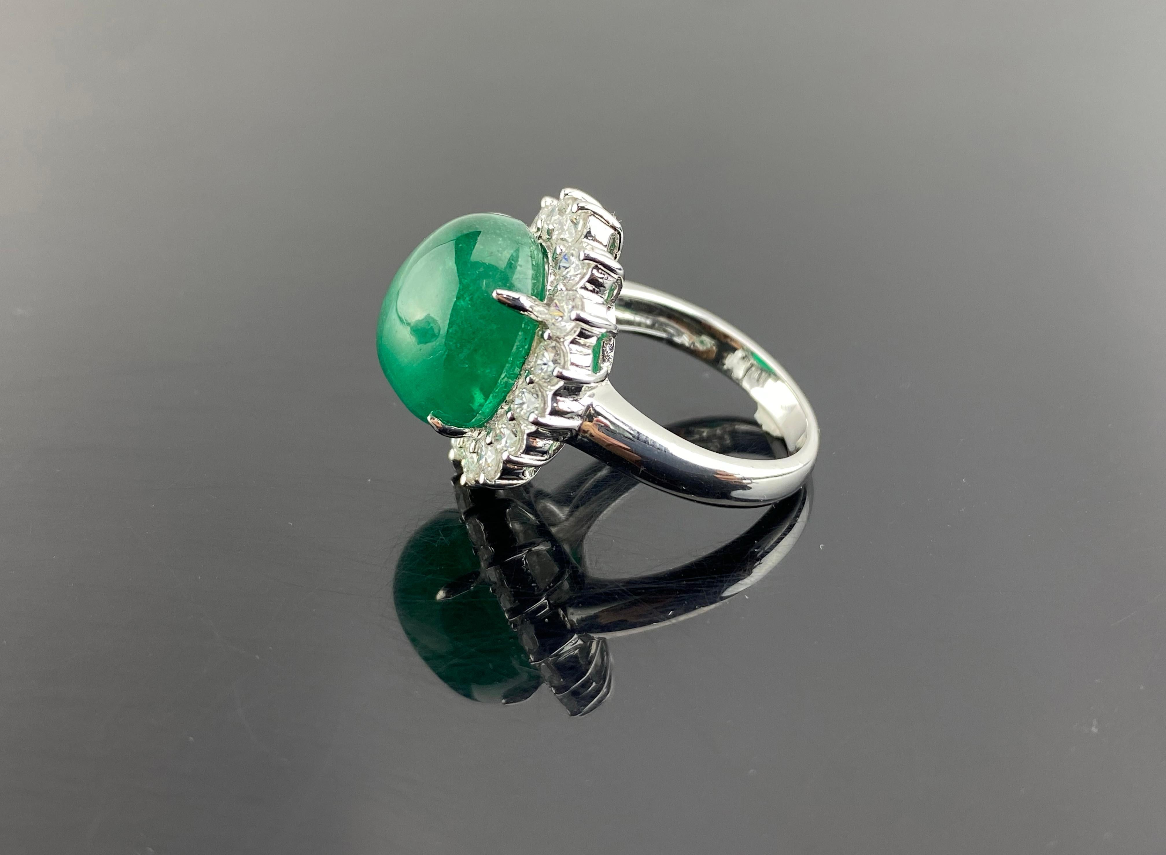 16.60 Carat Emerald Cabochon and Diamond Engagement Ring In New Condition For Sale In Bangkok, Thailand