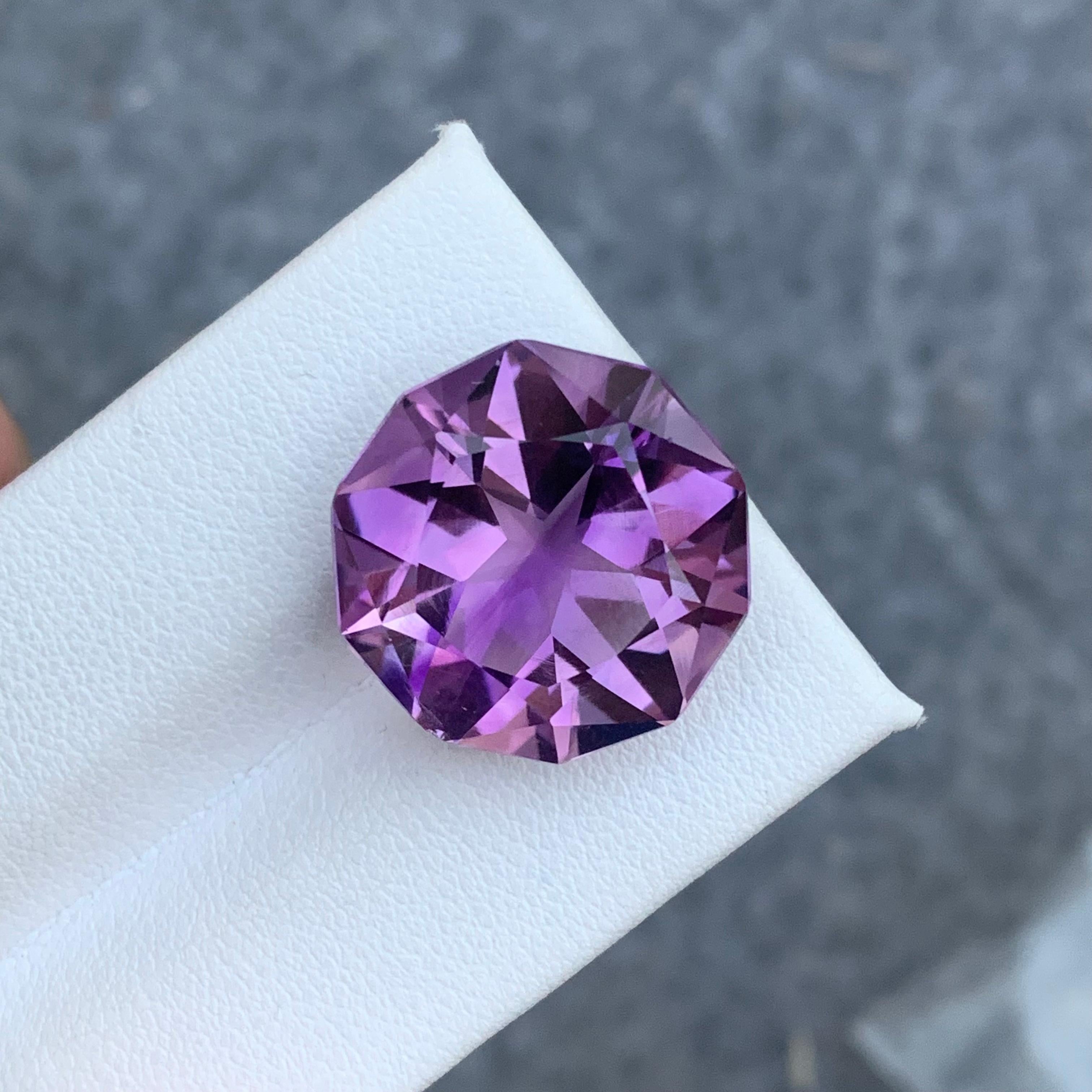 16.60 Carat Natural Round Flower Cut Loose Amethyst Gemstone from Brazil For Sale 1
