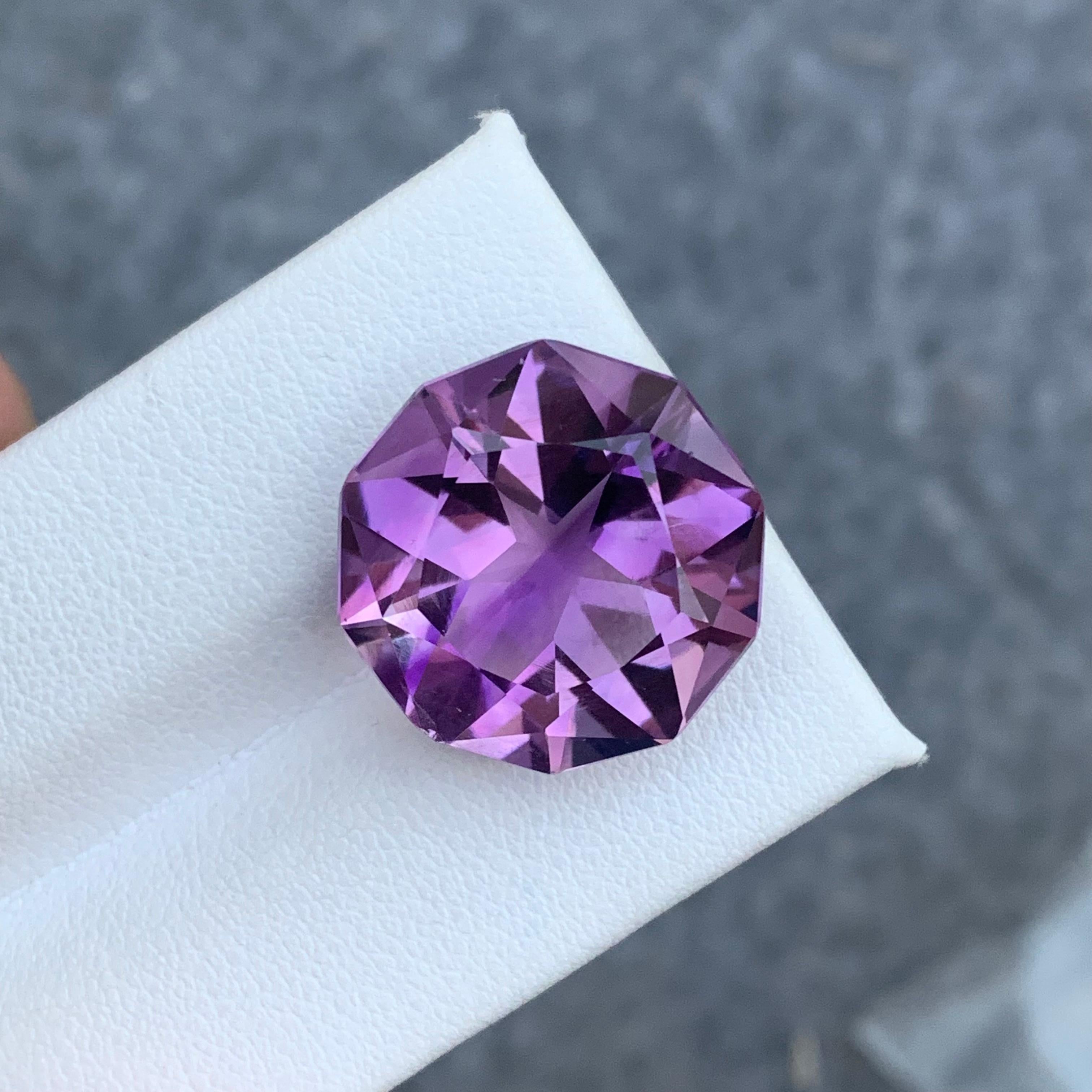 16.60 Carat Natural Round Flower Cut Loose Amethyst Gemstone from Brazil For Sale 2