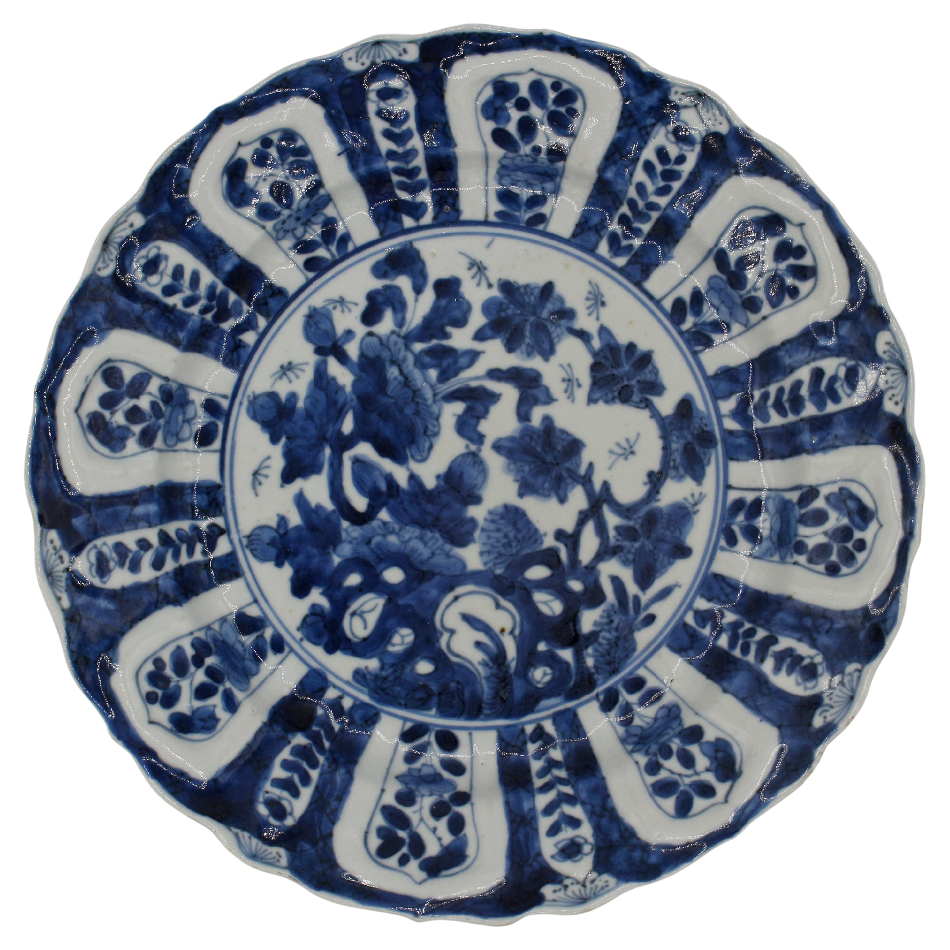 1662-1722 Période chinoise Kangxi, assiette en porcelaine bleue et blanche