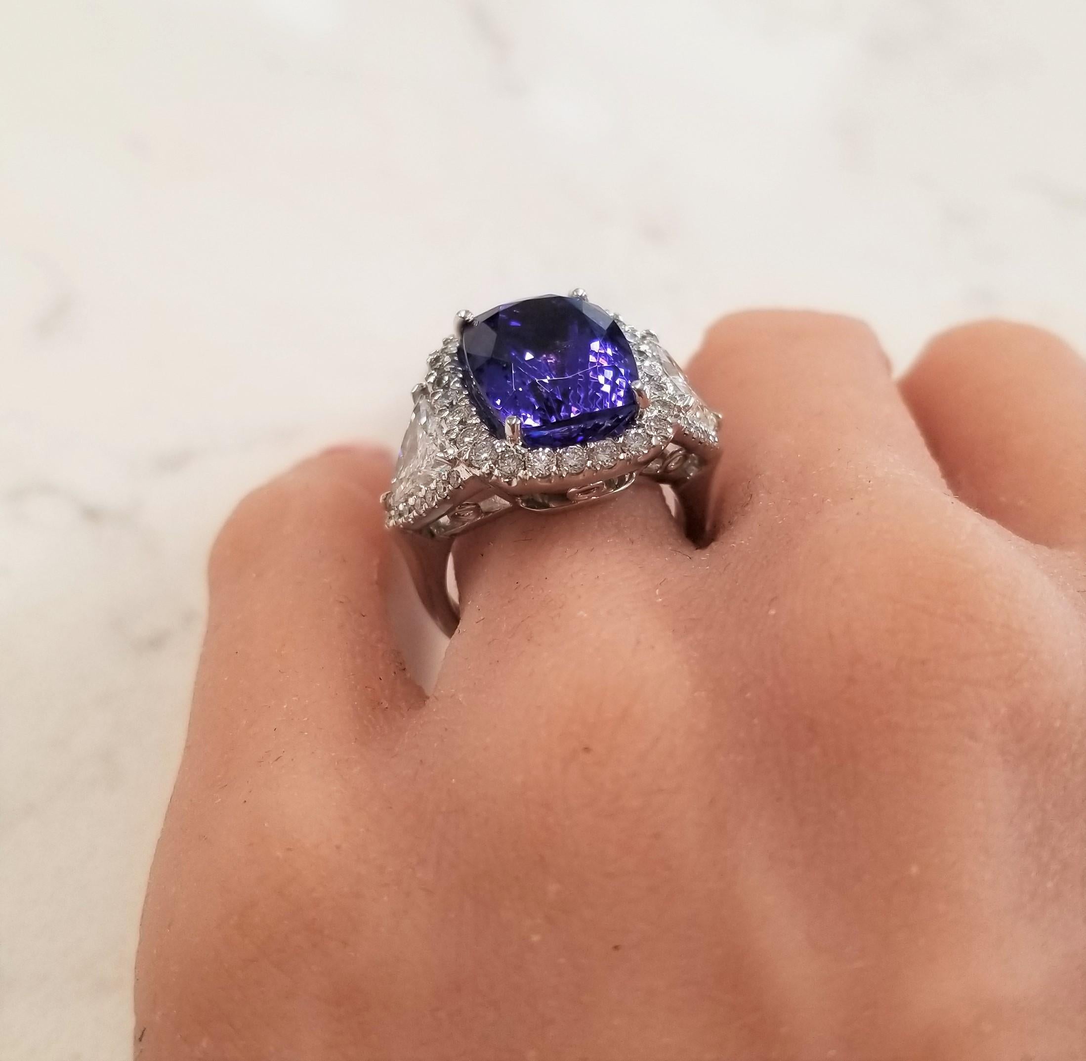 16.64 Carat Tanzanite and Diamond Cocktail Ring in 18 Karat White Gold In New Condition In Chicago, IL