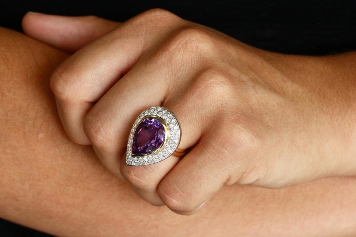 16.65tcw 18K Natural Amethyst & Diamond Cocktail Ring In New Condition For Sale In Jupiter, FL