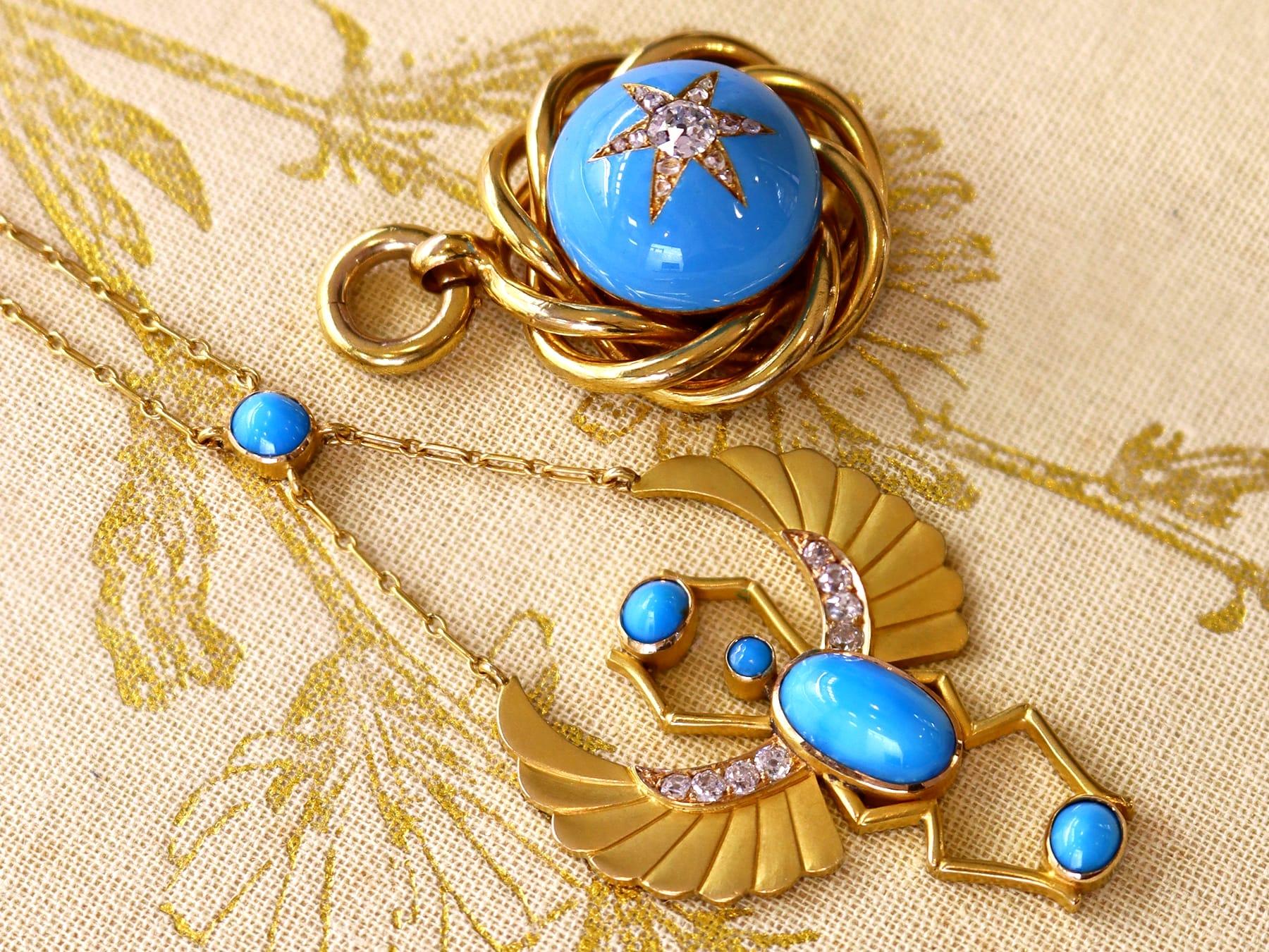 Victorien Pendentif en or jaune 18k de 16,68 carats de turquoise et 0,47 carat de diamant Circa 1880 en vente