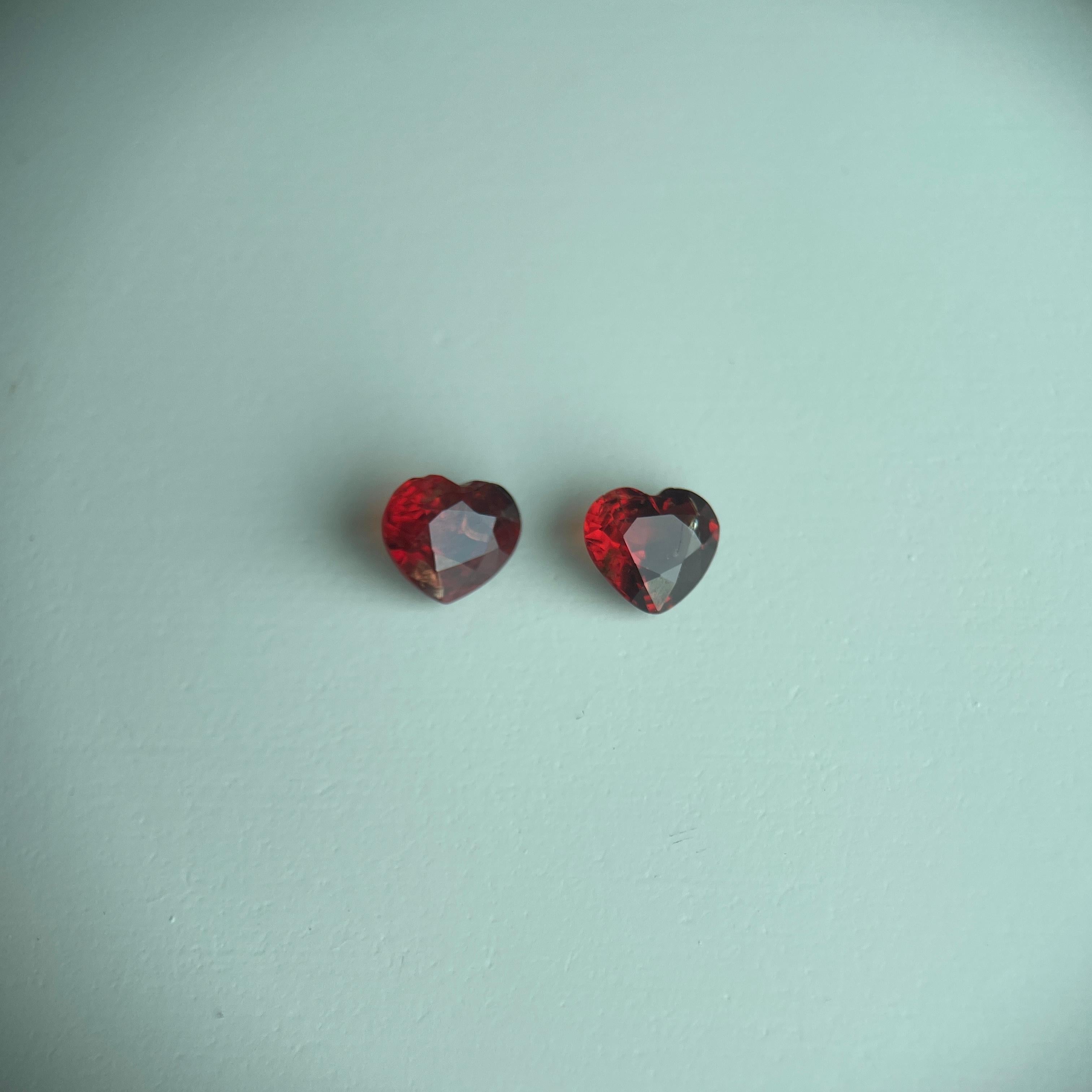 1.66ct Heart Shaped Red Spinel Pair (6.1x5.4x3.6/5.9x5.4x3.3)mm Art Decó en venta