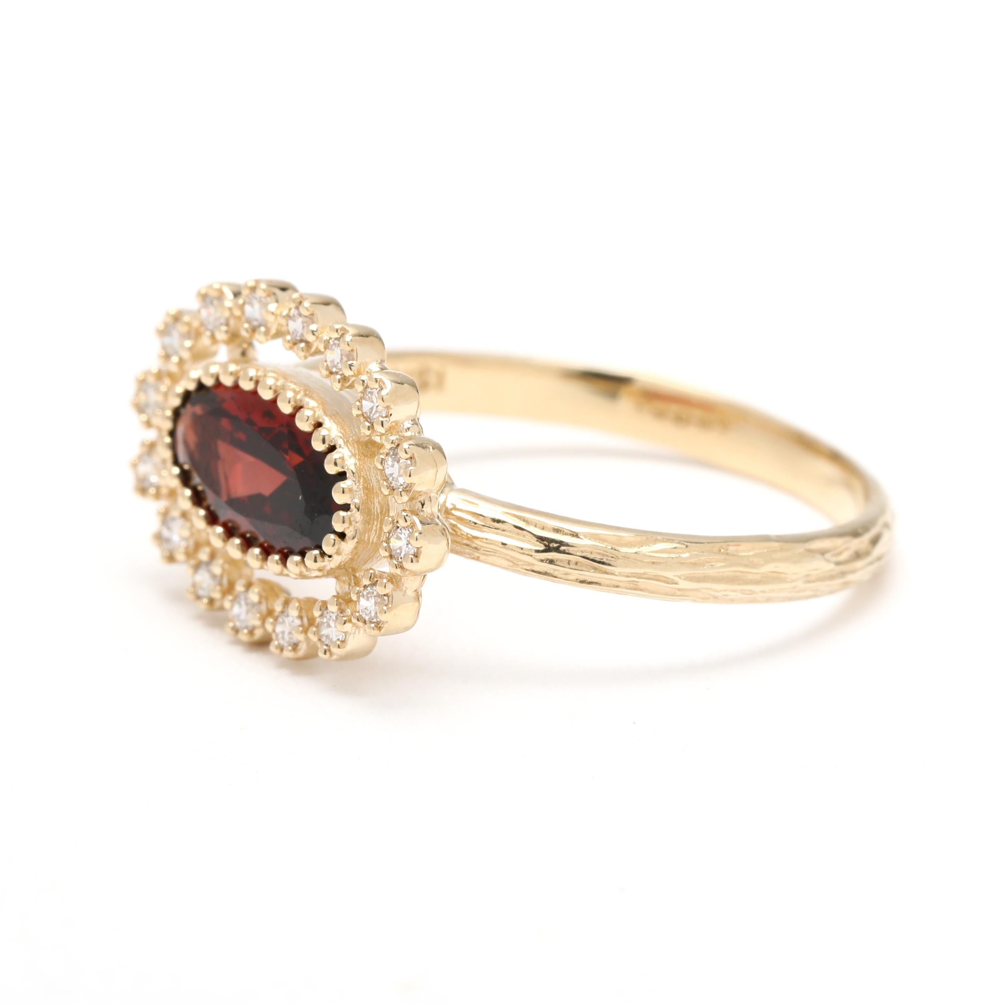 1.66ctw Diamond and Garnet Statement Ring, 14k Yellow Gold, Taille 8 Bon état - En vente à McLeansville, NC