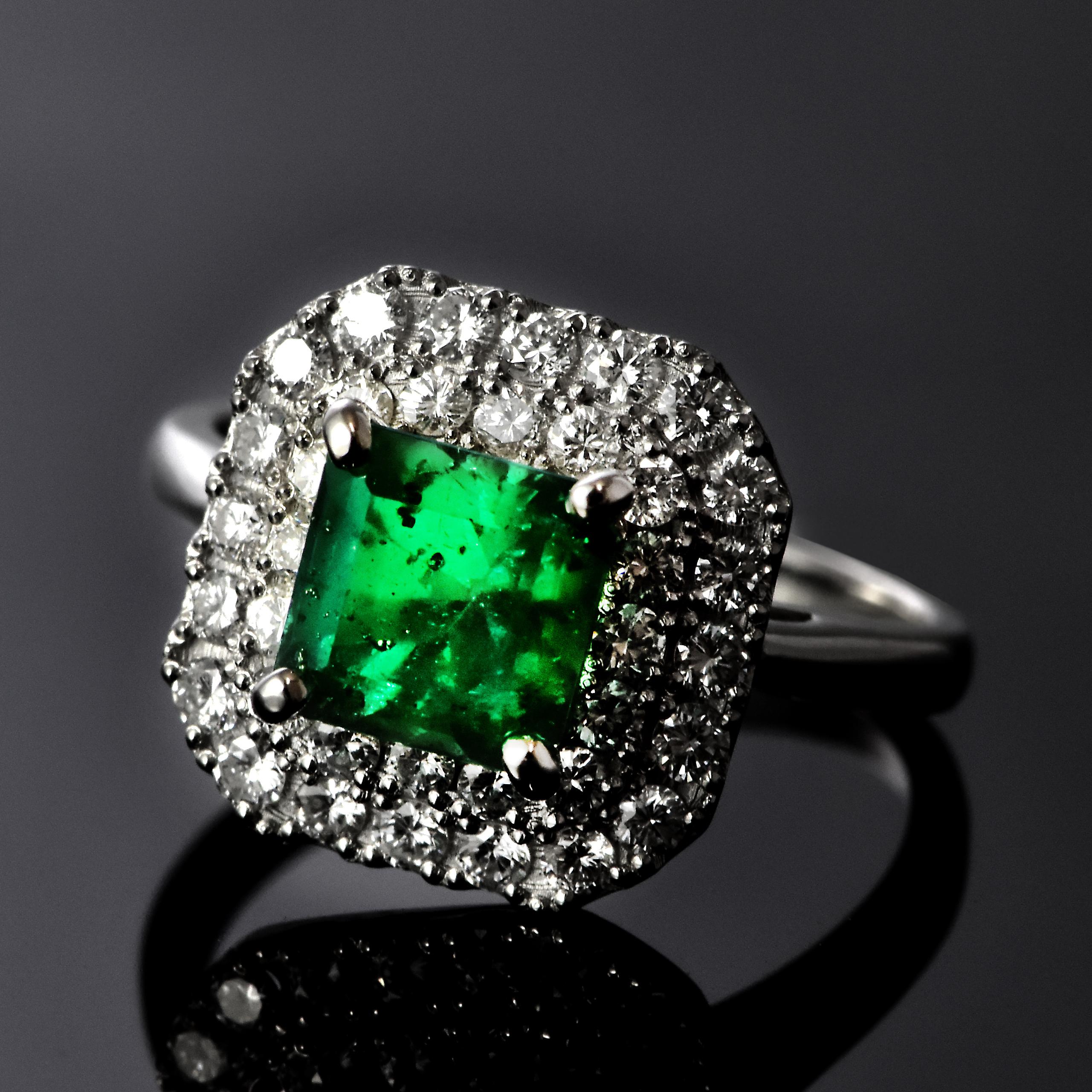 1.67 Carat Colombian, Muzo-Green Emerald and Diamond Ring Made in Platinum For Sale 2