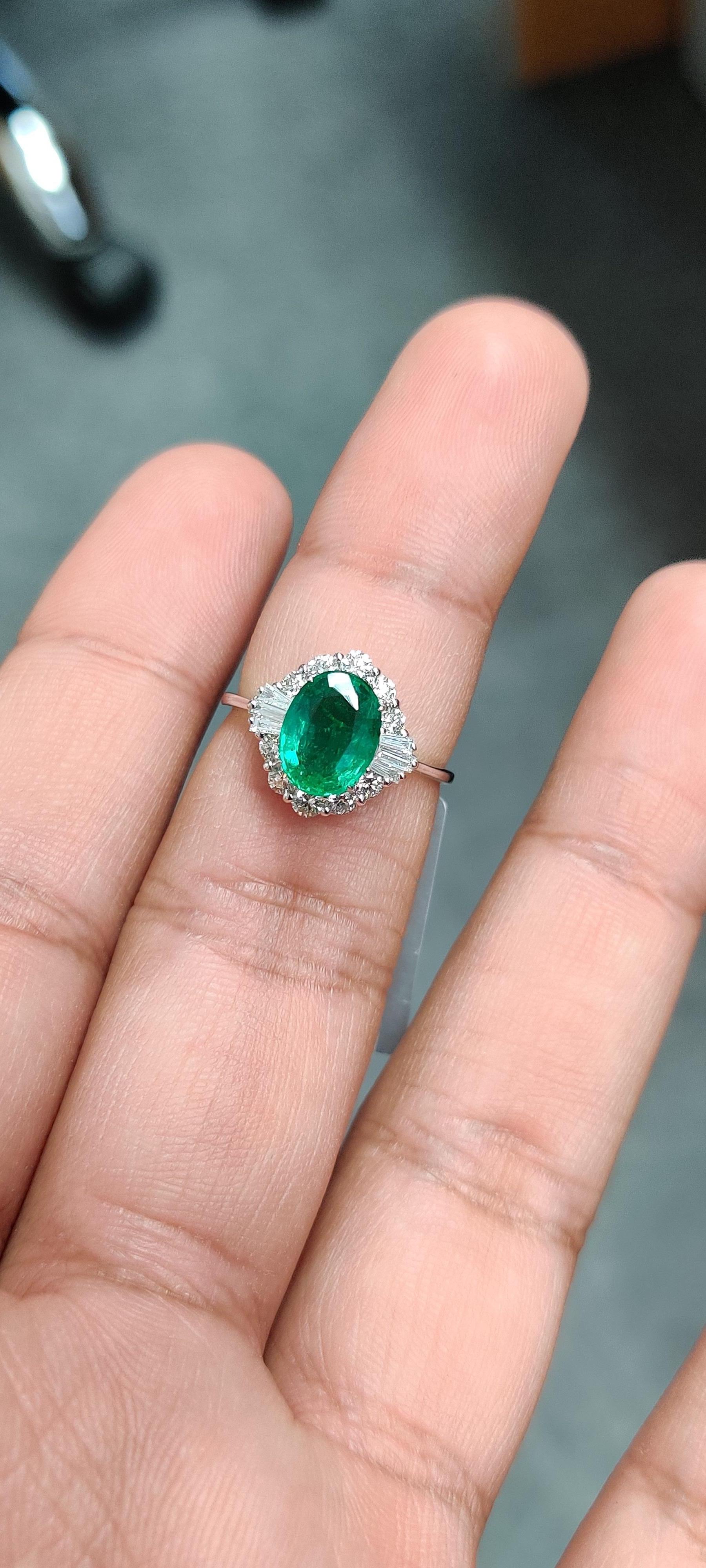 1.67 Carat Natural Zambian Emerald Diamond Ring For Sale 1
