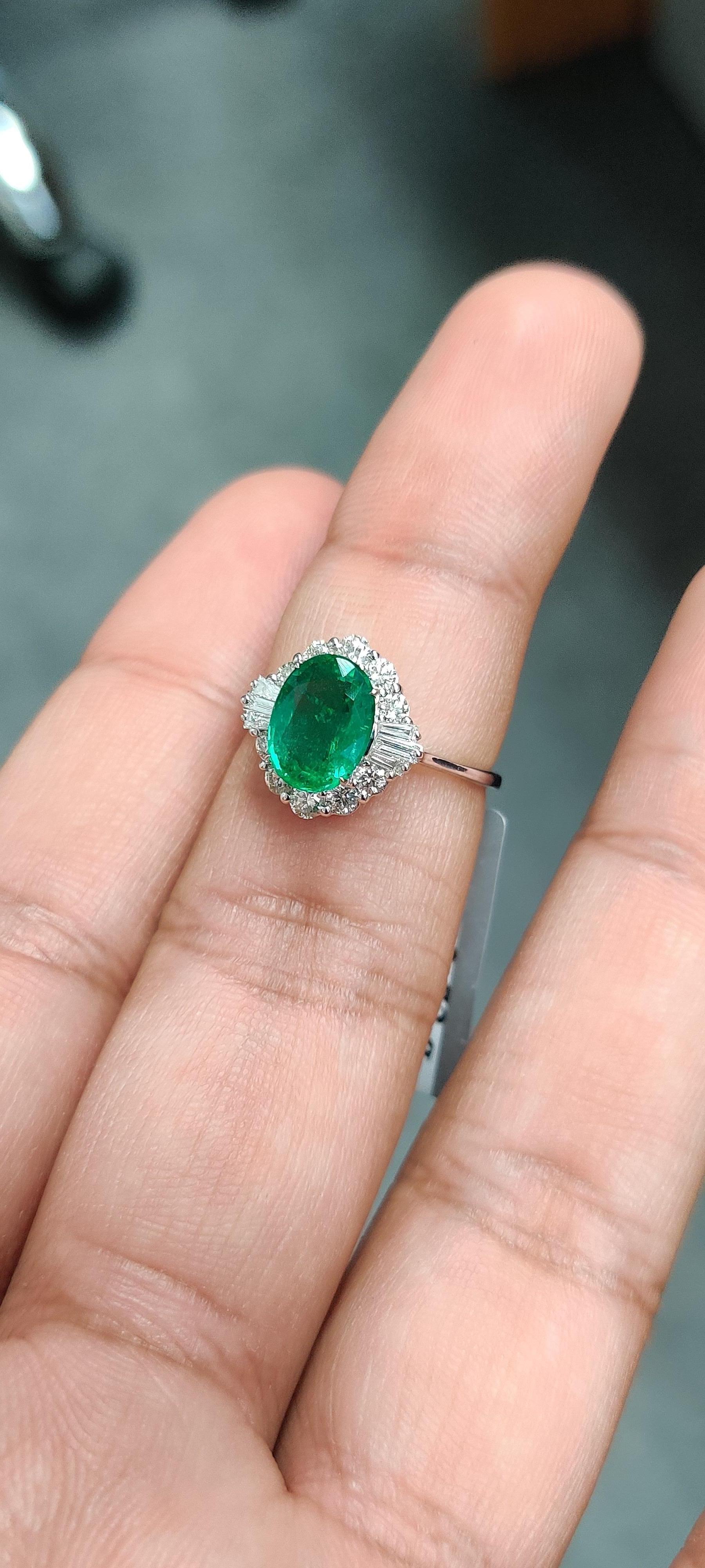 1.67 Carat Natural Zambian Emerald Diamond Ring For Sale 2
