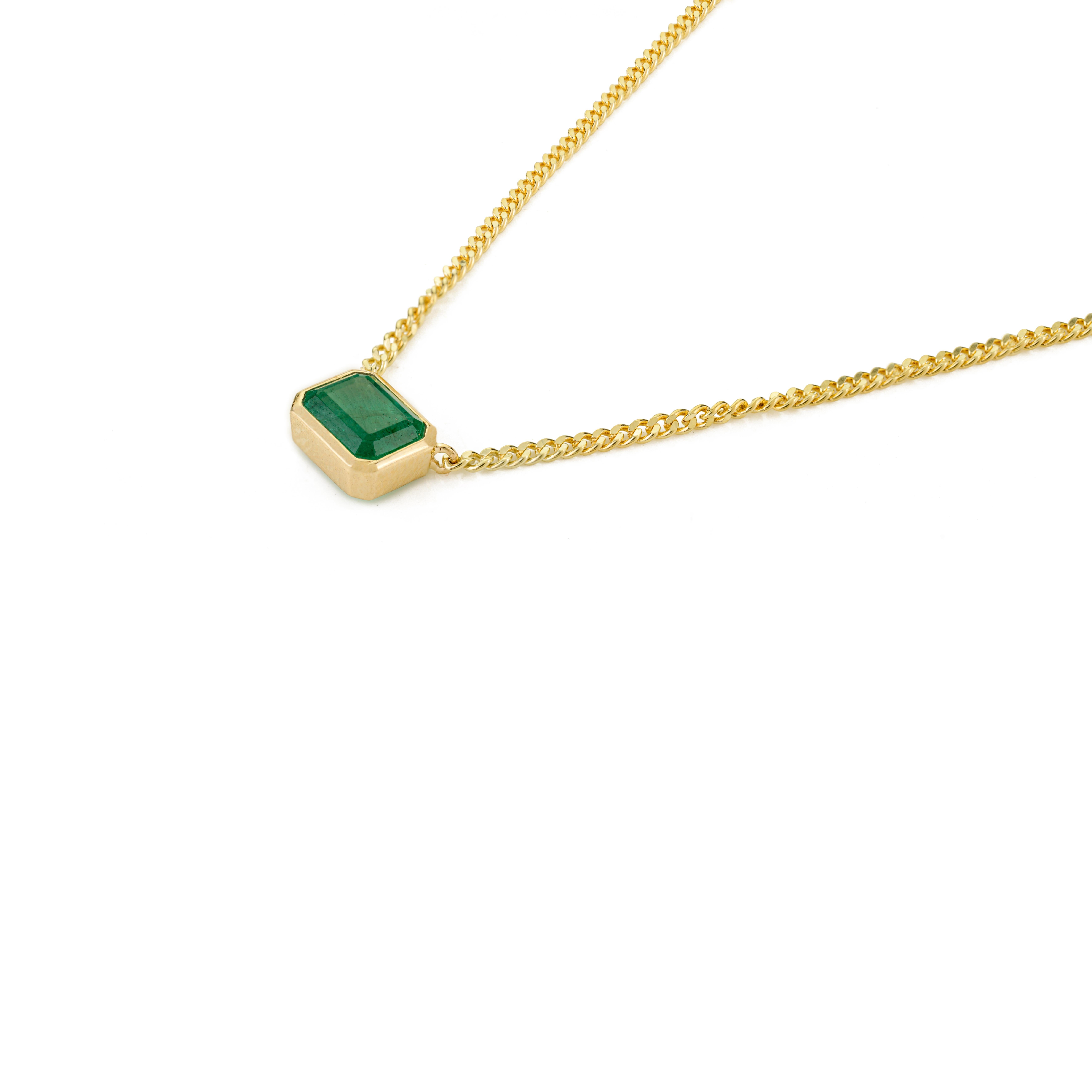 1,67 Karat Oktagon Smaragd Solitär Kette Halskette in Lünette gesetzt 14k Gelbgold (Moderne) im Angebot