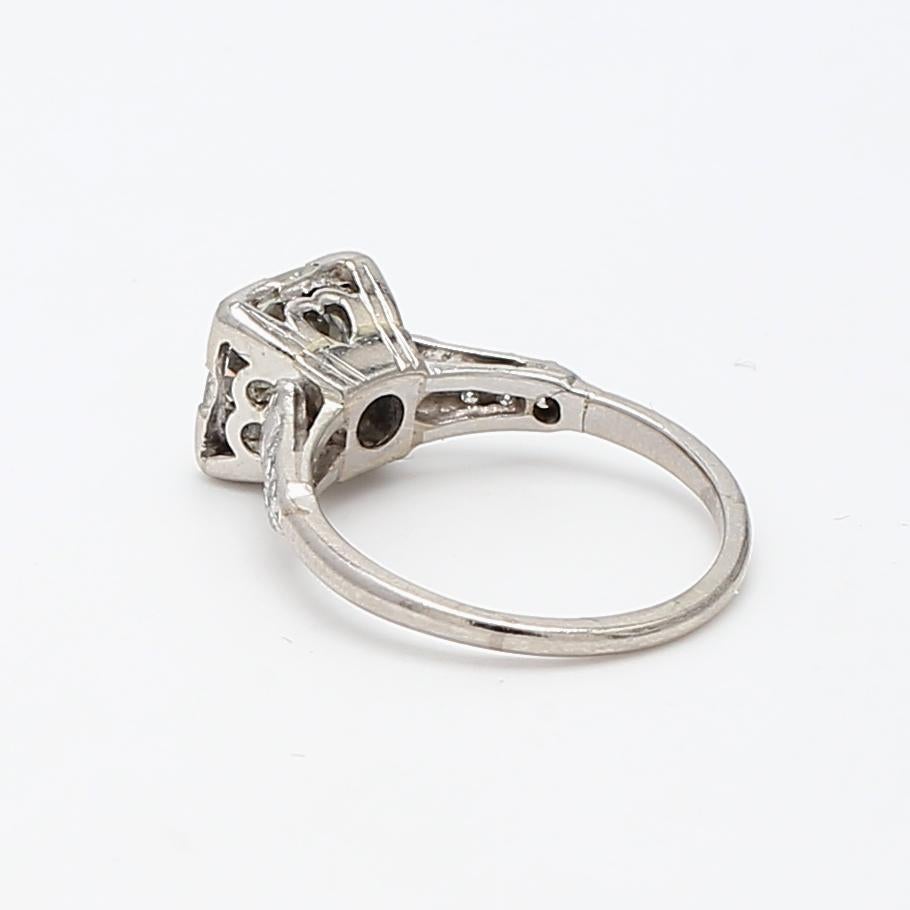 1.67 Carat Old European Cut Shape J-VS1 Diamond Platinum Wedding Ring en vente 2