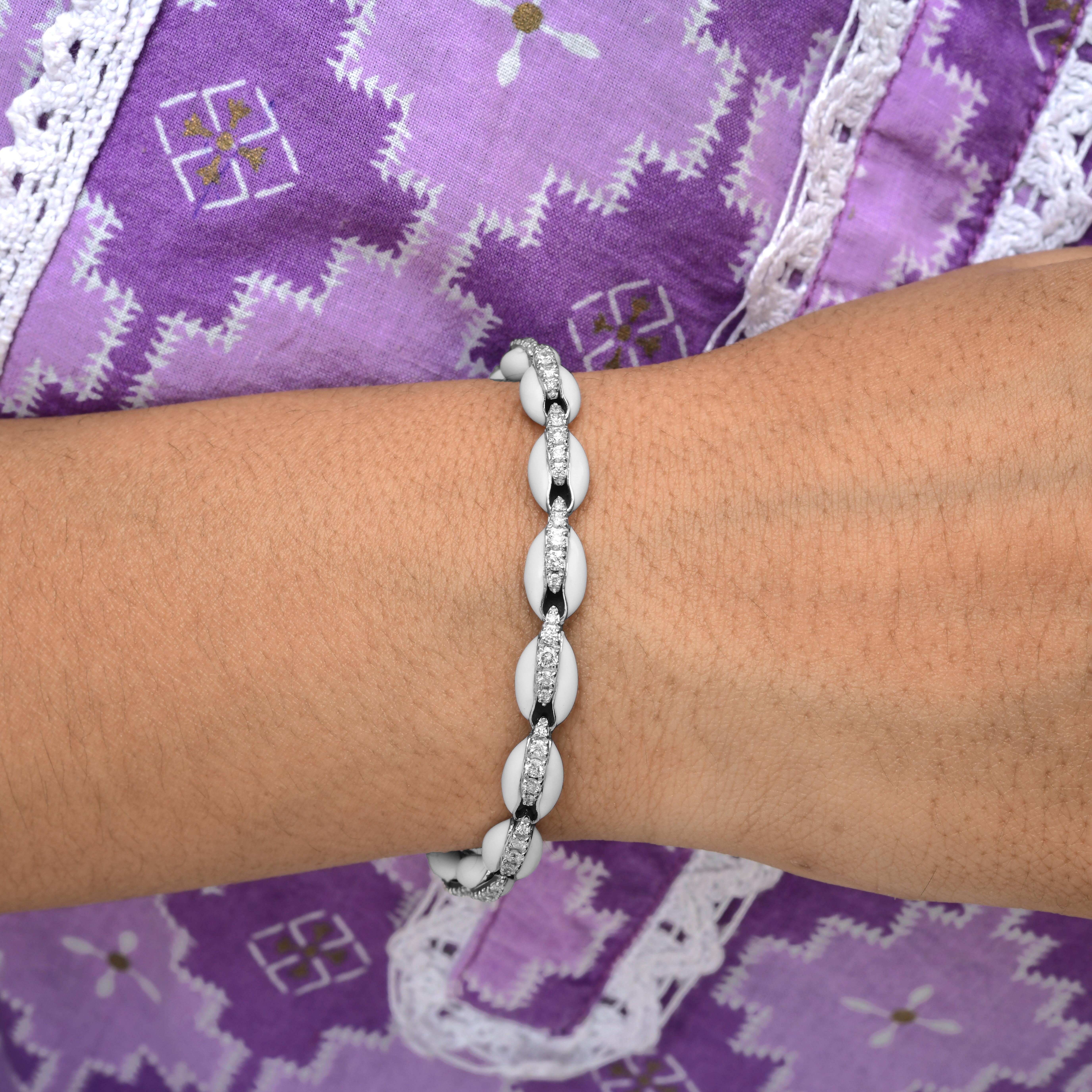 Modern 1.67 Carat SI/H Diamond Conch Shell Design Bracelet 10 Karat White Gold Jewelry For Sale