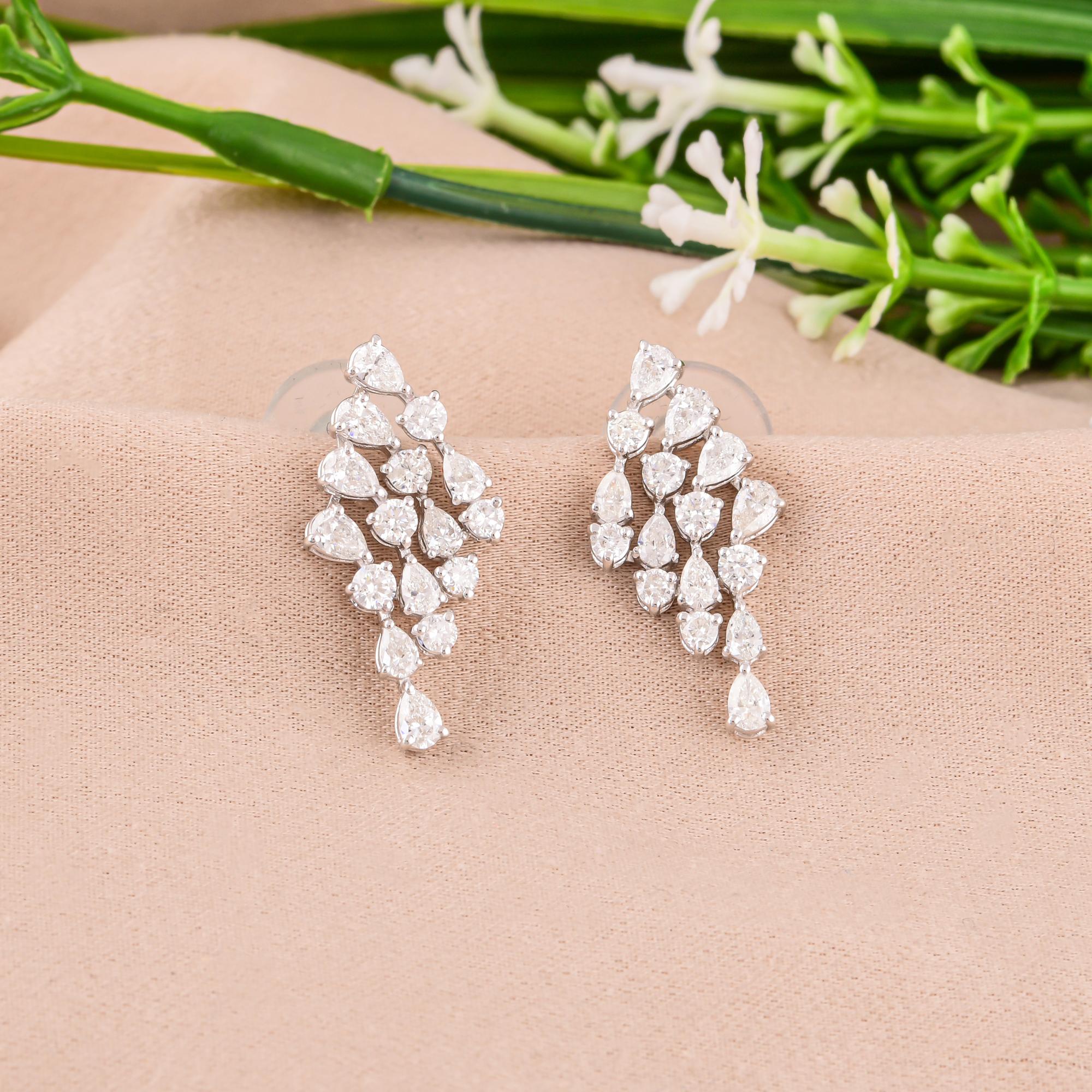 Moderno Orecchini di diamanti da 1,67 carati SI/H Pear Round Brilliante Cut Oro bianco 18 carati in vendita