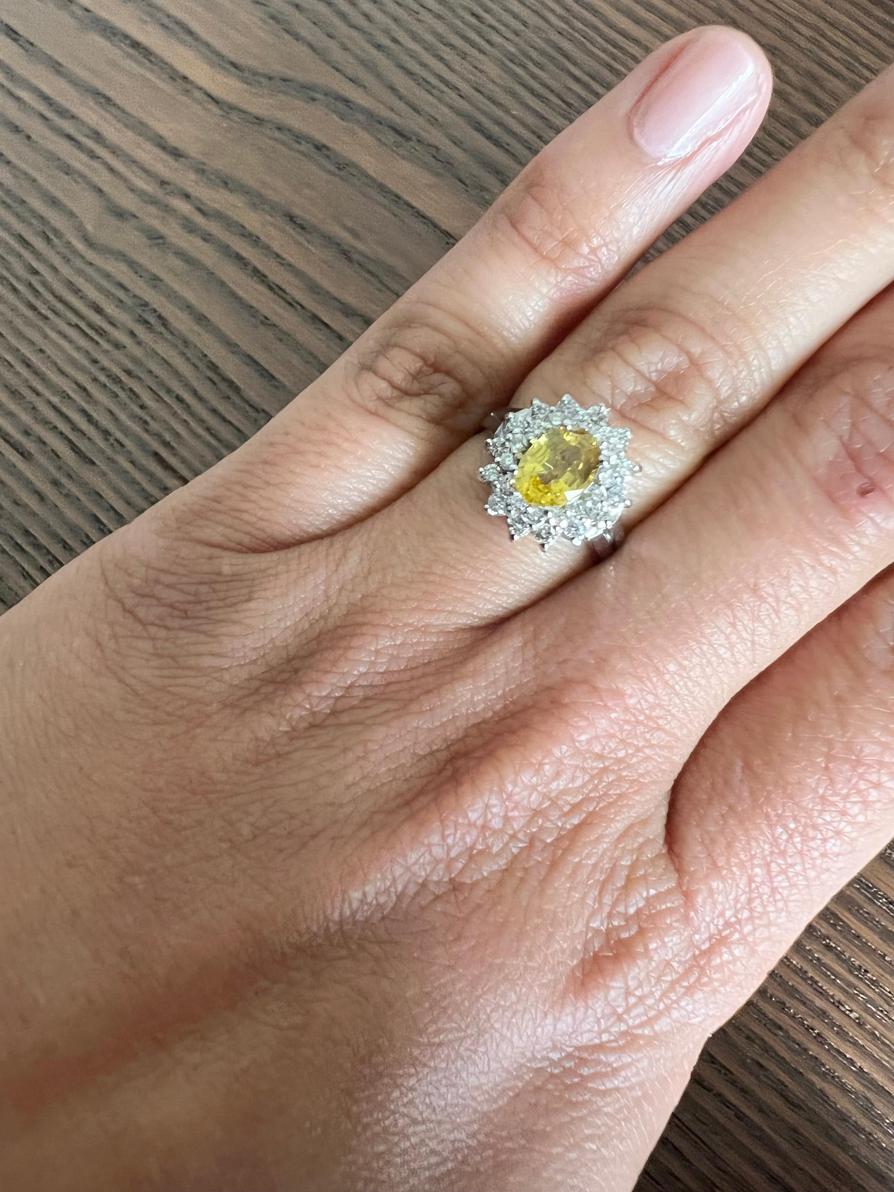 1.67 Carat Yellow Sapphire Diamond White Gold Ring In New Condition For Sale In Los Angeles, CA