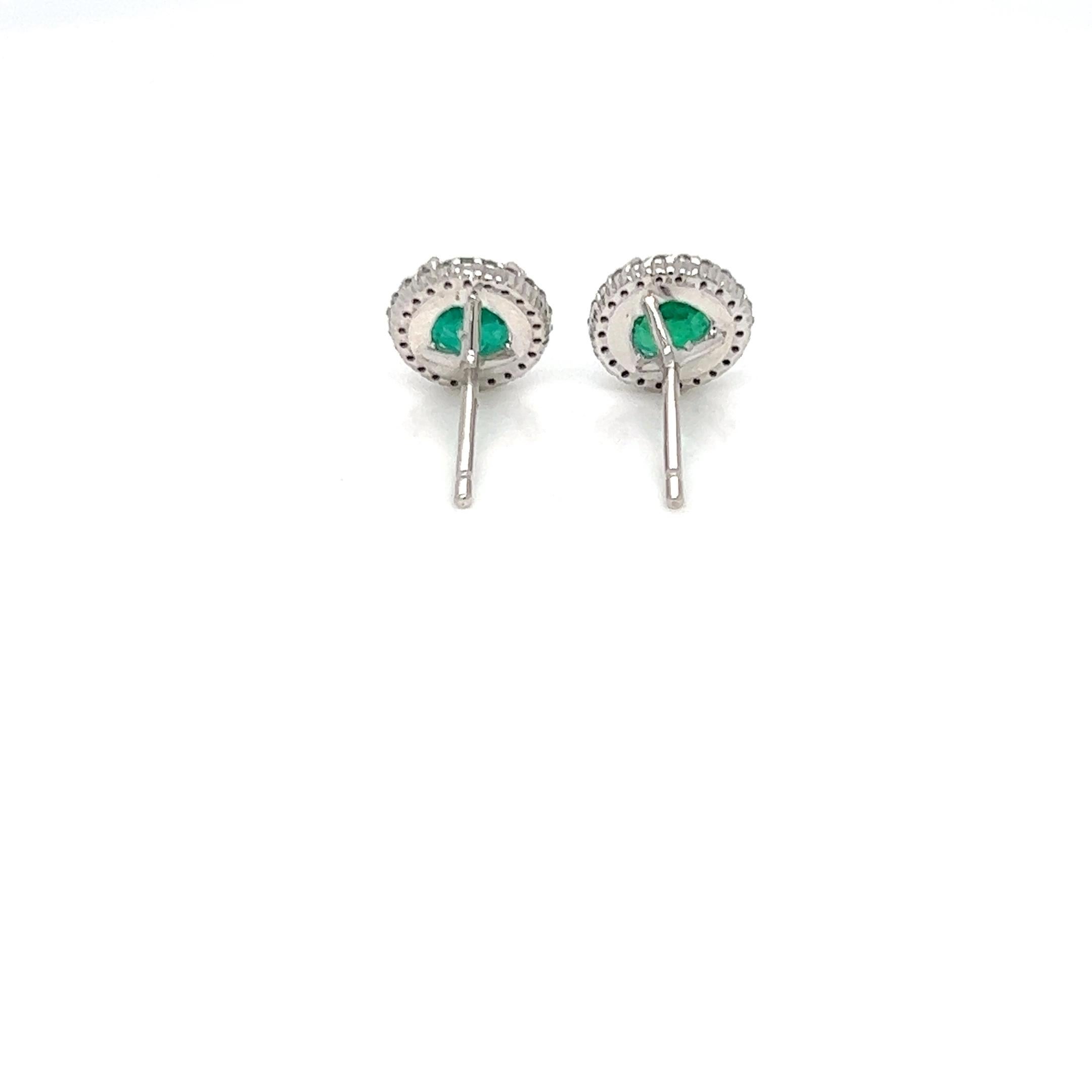 Modern 1.67 Carats Emerald and Diamond Stud Earrings in 18k White Gold For Sale