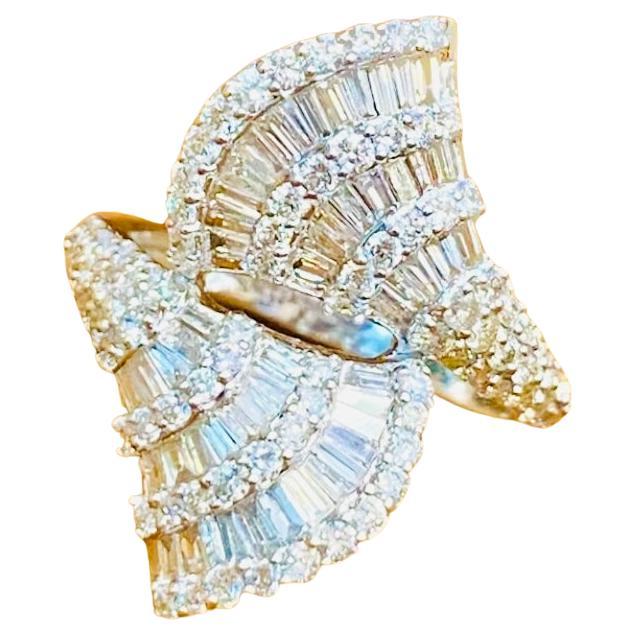 An exclusive Diamonds ring in intricate design, so elegant and refined style.
Elevate your timeless of beauty and adds a touch of class and charm on your look.
Stunning ring come in 14k gold with Natural Diamonds of 1,67 carats, in perfect baguettes