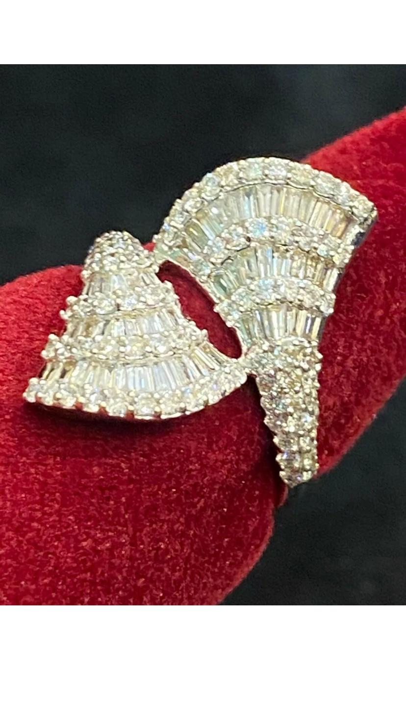 1.67 Carats Natural Diamonds Gold Fashion Gold Ring For Sale 2