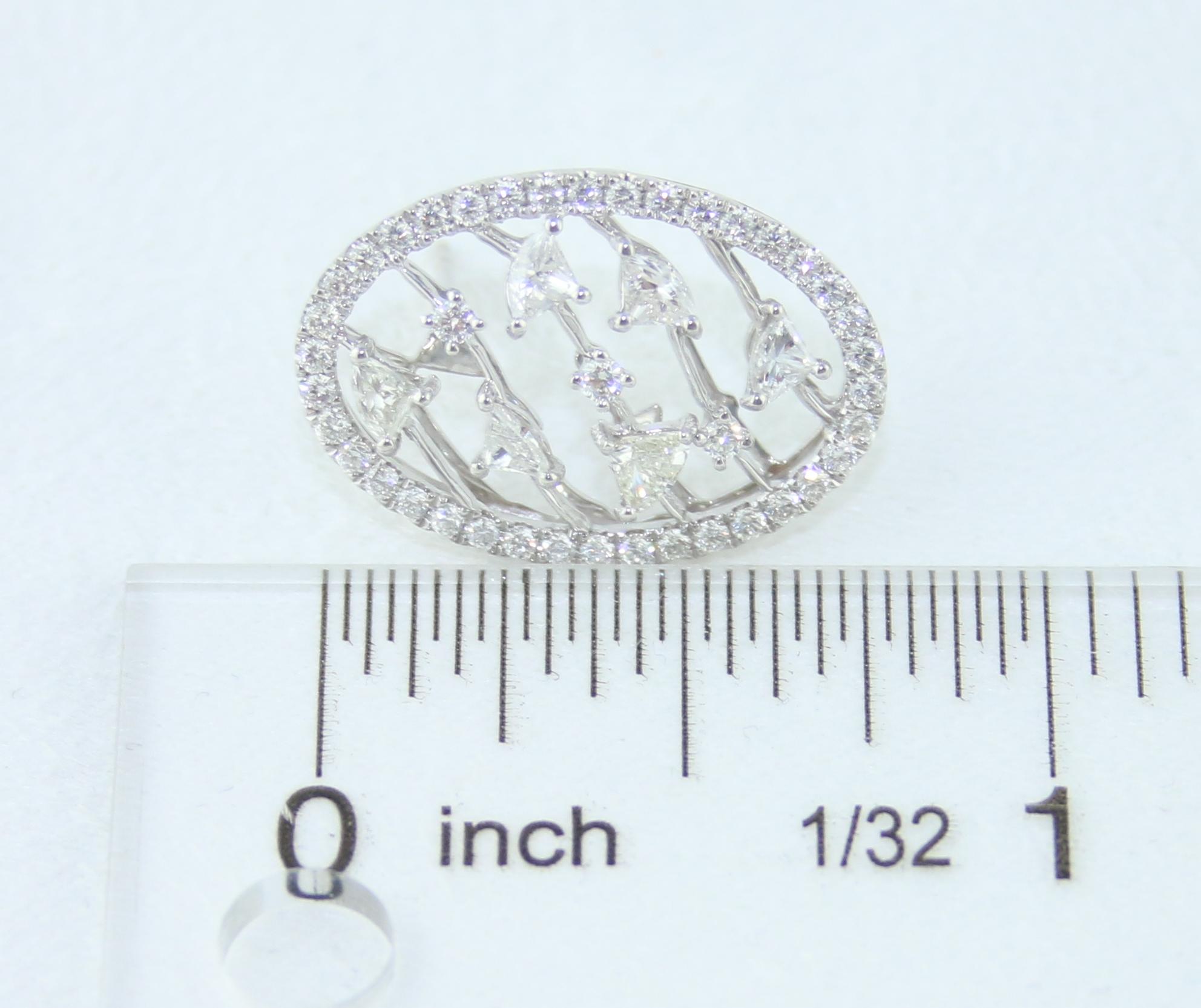 Orecchini in oro con diamante ovale da 1,67 carati in vendita 1