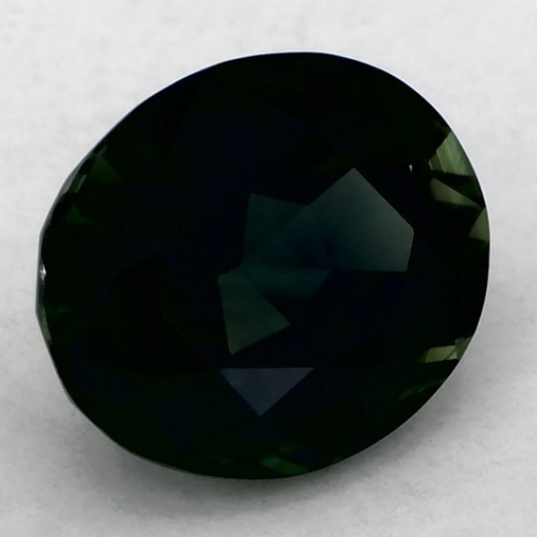Ce saphir vert naturel offre élégance et sophistication. Avec sa riche saturation des couleurs et sa coupe précise, il constitue la pièce maîtresse parfaite pour une bague de fiançailles ou une conception de bijoux de luxe.

Ce saphir provient du