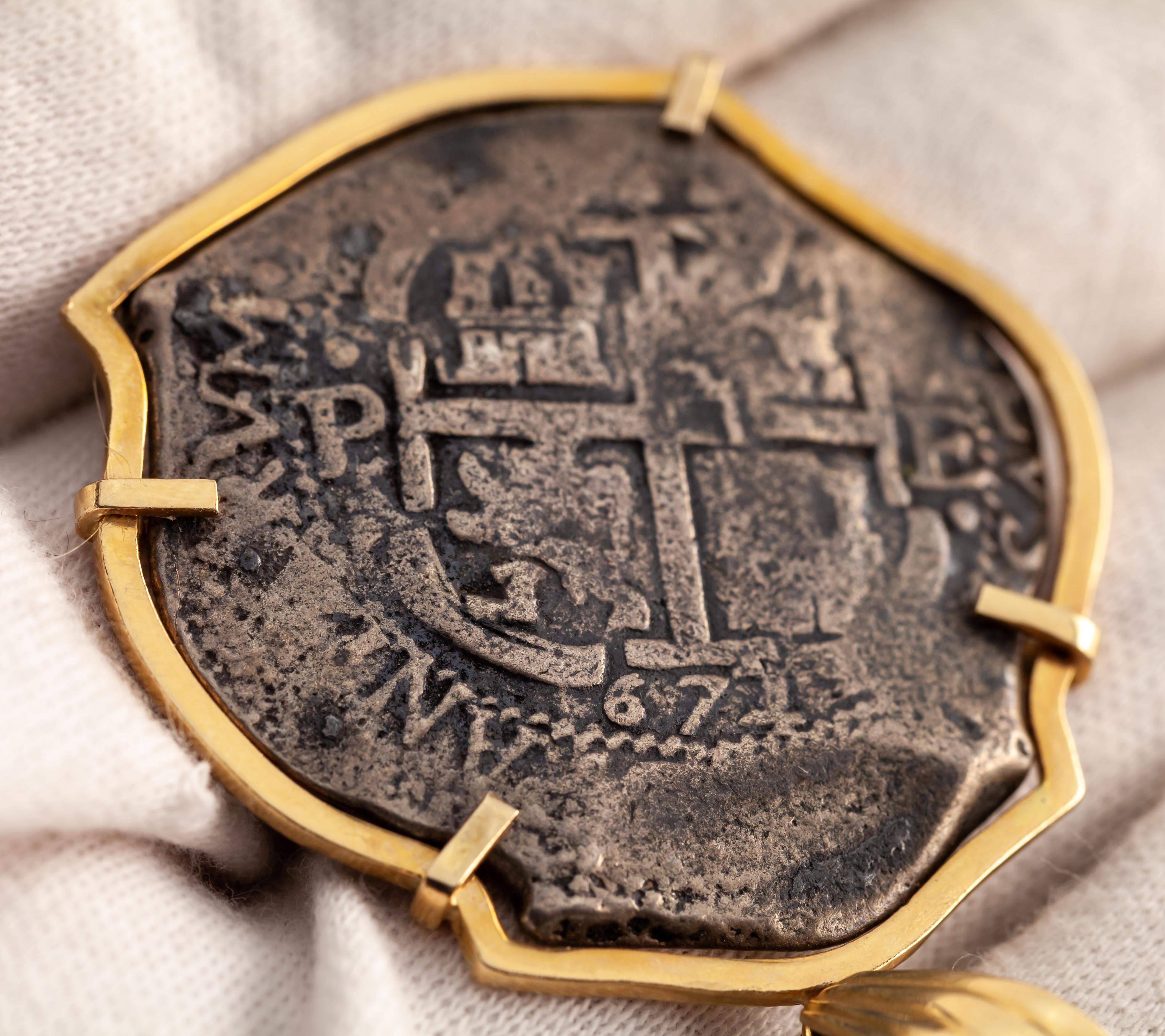 Medievale Moneta del naufragio del 1672 da 8 Reales in castone d'oro giallo 14k personalizzato con cauzione in vendita
