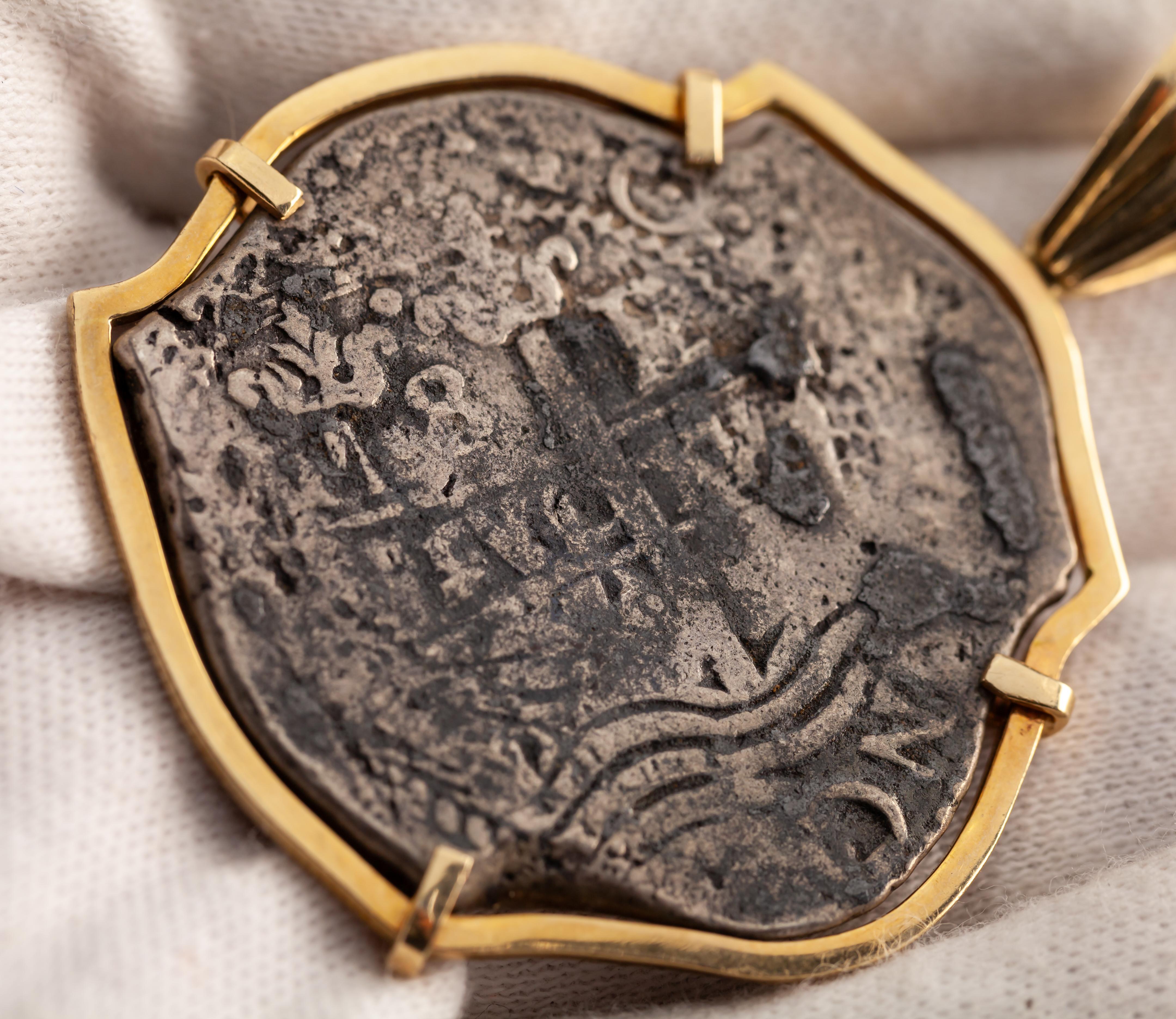 Moneta del naufragio del 1672 da 8 Reales in castone d'oro giallo 14k personalizzato con cauzione In condizioni buone in vendita a Sherman Oaks, CA