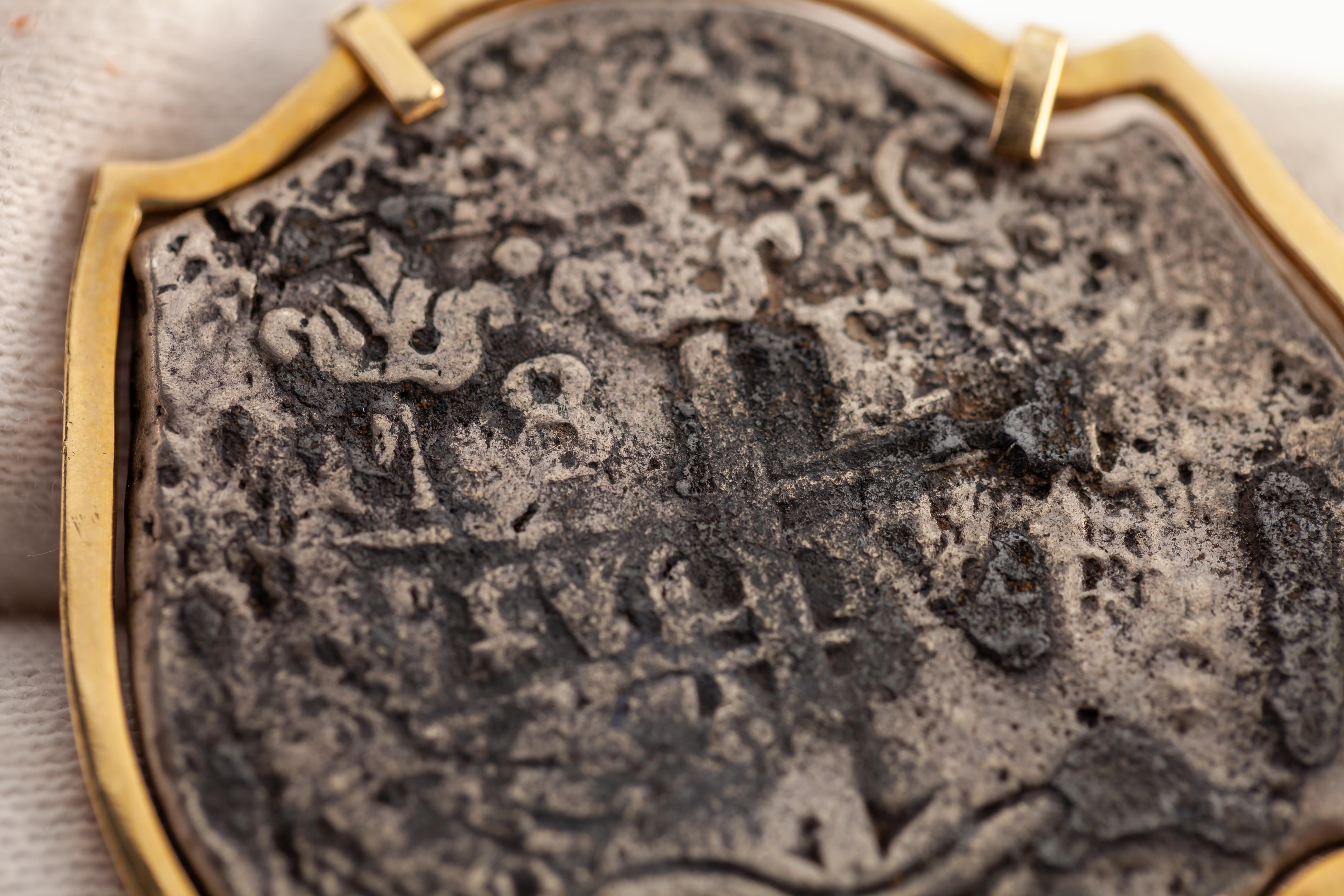 Moneta del naufragio del 1672 da 8 Reales in castone d'oro giallo 14k personalizzato con cauzione in vendita 1