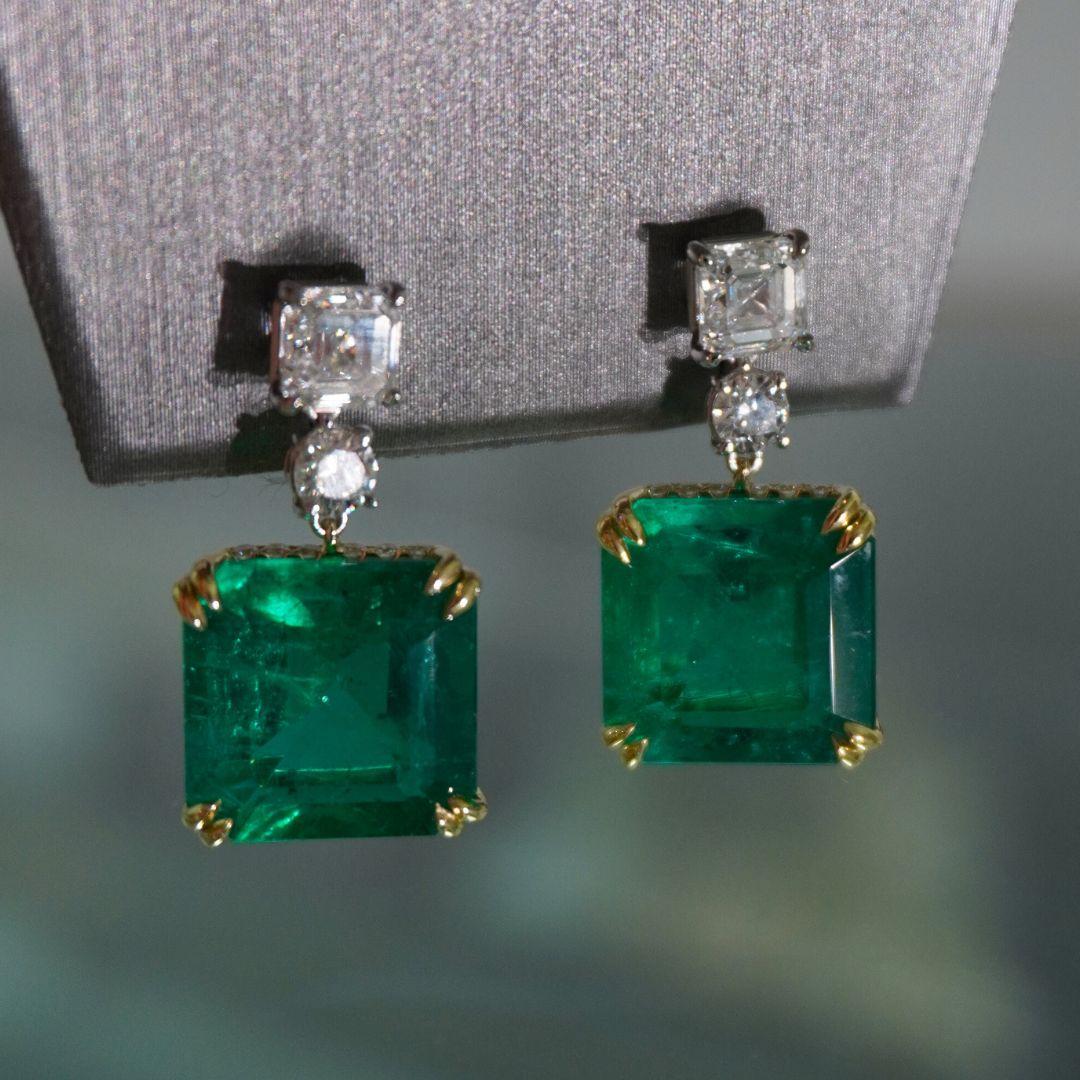 Contemporary 16.72 Carat Emerald Drop Earrings, Platinum, 18k Yellow Gold, Diamonds 3.12 For Sale