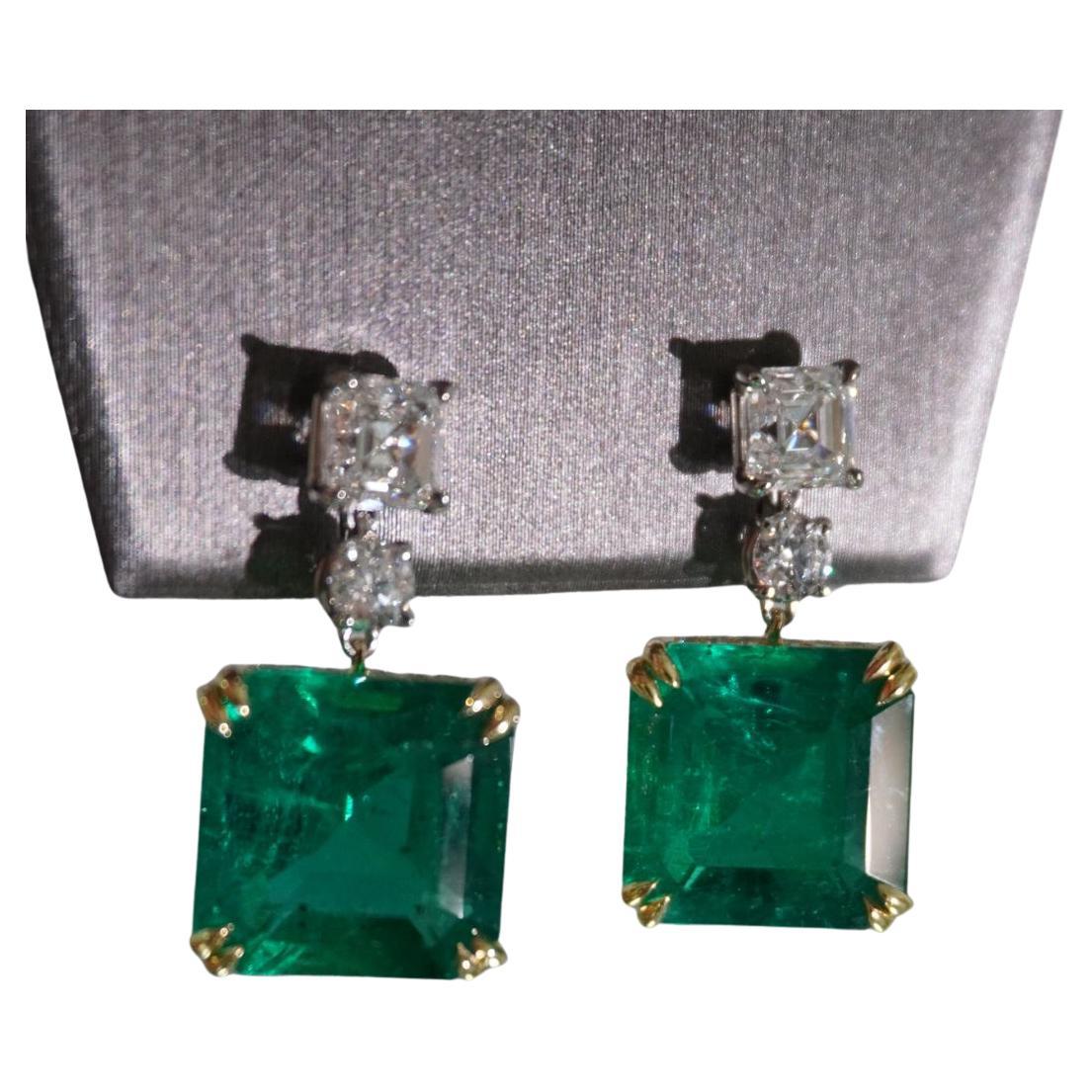 16.72 Carat Emerald Drop Earrings, Platinum, 18k Yellow Gold, Diamonds 3.12 For Sale