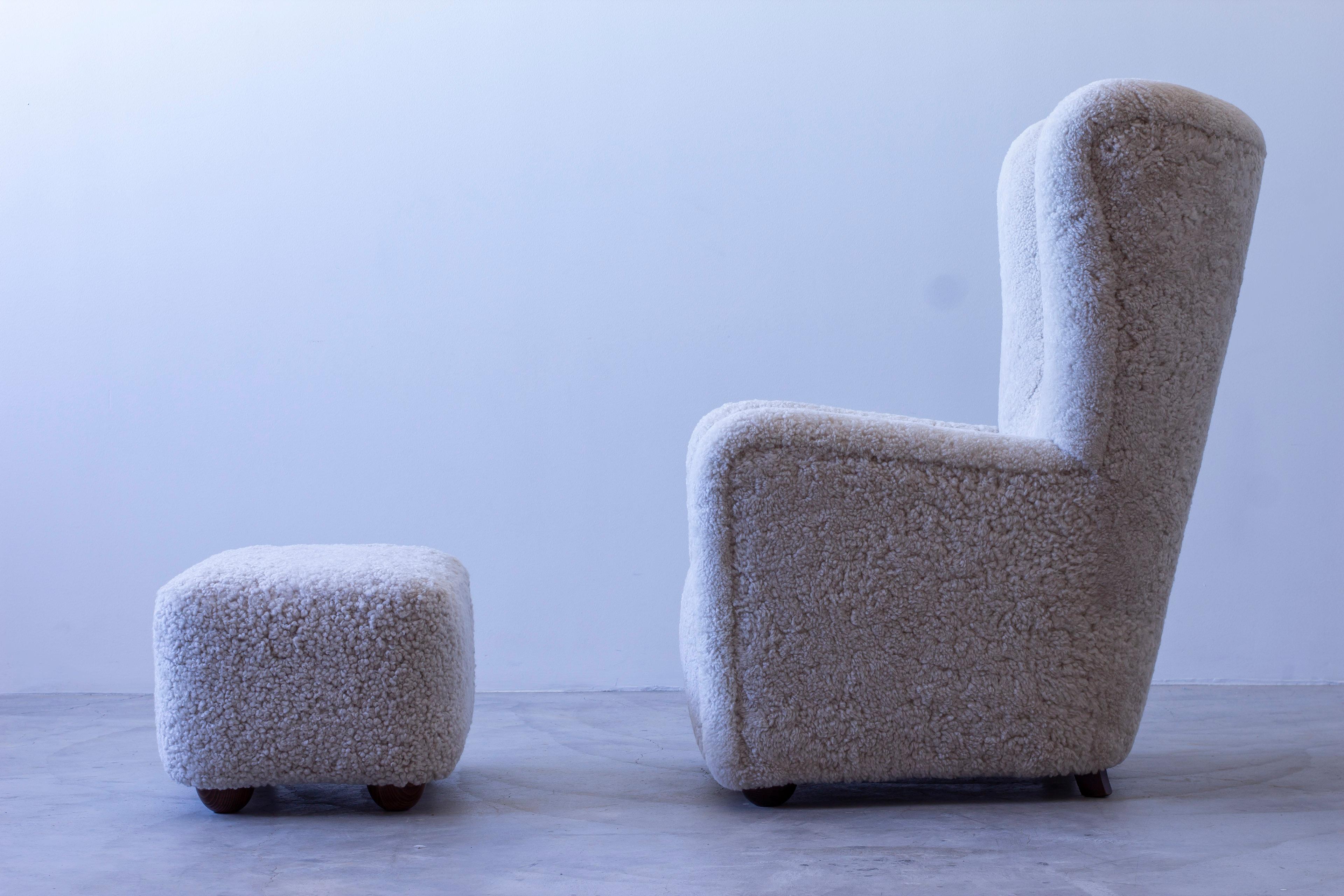 Scandinave moderne Chaise à dossier et tabouret 