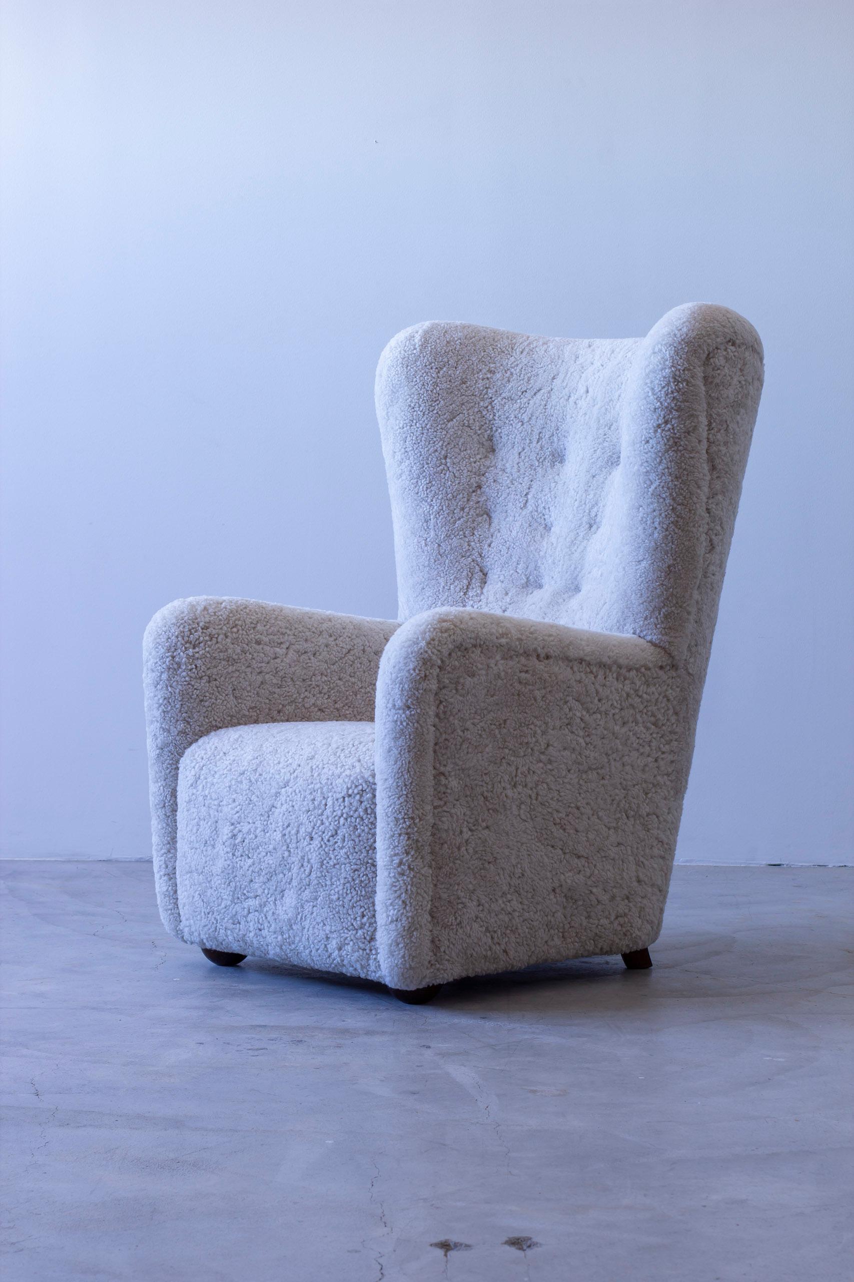 Milieu du XXe siècle Chaise à dossier et tabouret 