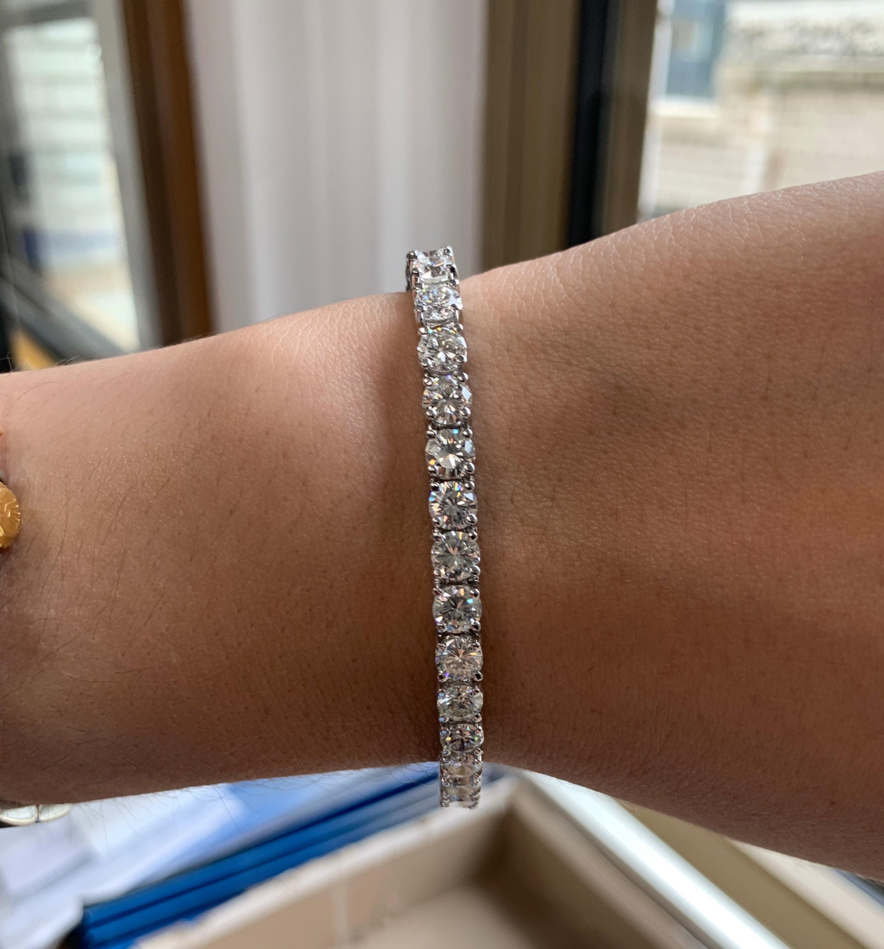 Diana M. 16,73 Karat '0,50 Karat jeder Stein' Diamant-Tennisarmband im Zustand „Neu“ im Angebot in New York, NY