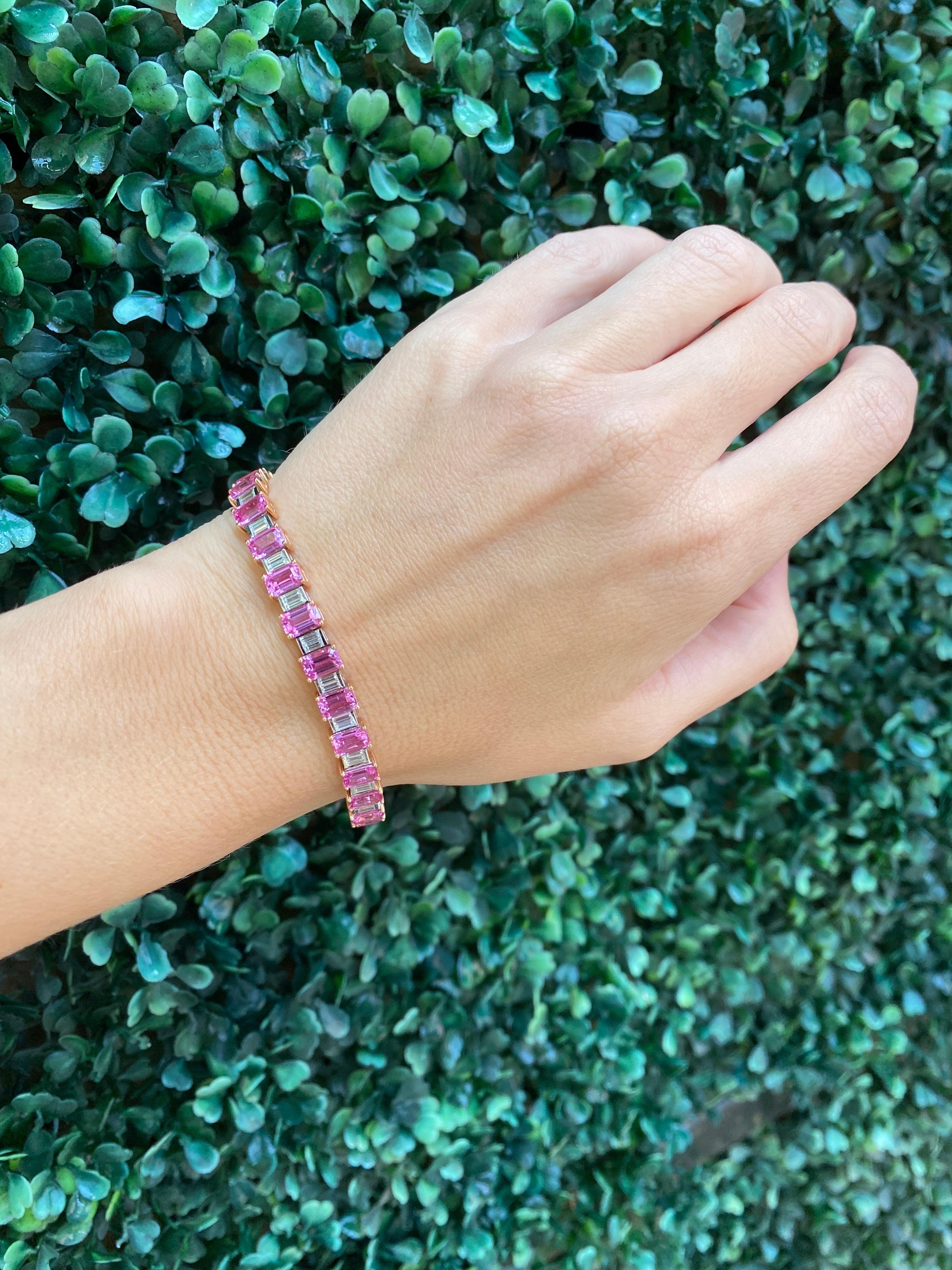 Armband mit 16,73 Karat rosa Saphiren im Smaragdschliff und 8,07 Karat natürlichen Baguette-Diamanten 8