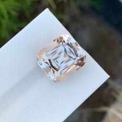 16.75 Carat Glamorous Natural Loose Golden Topaz Cushion Shape Gem For Jewellery