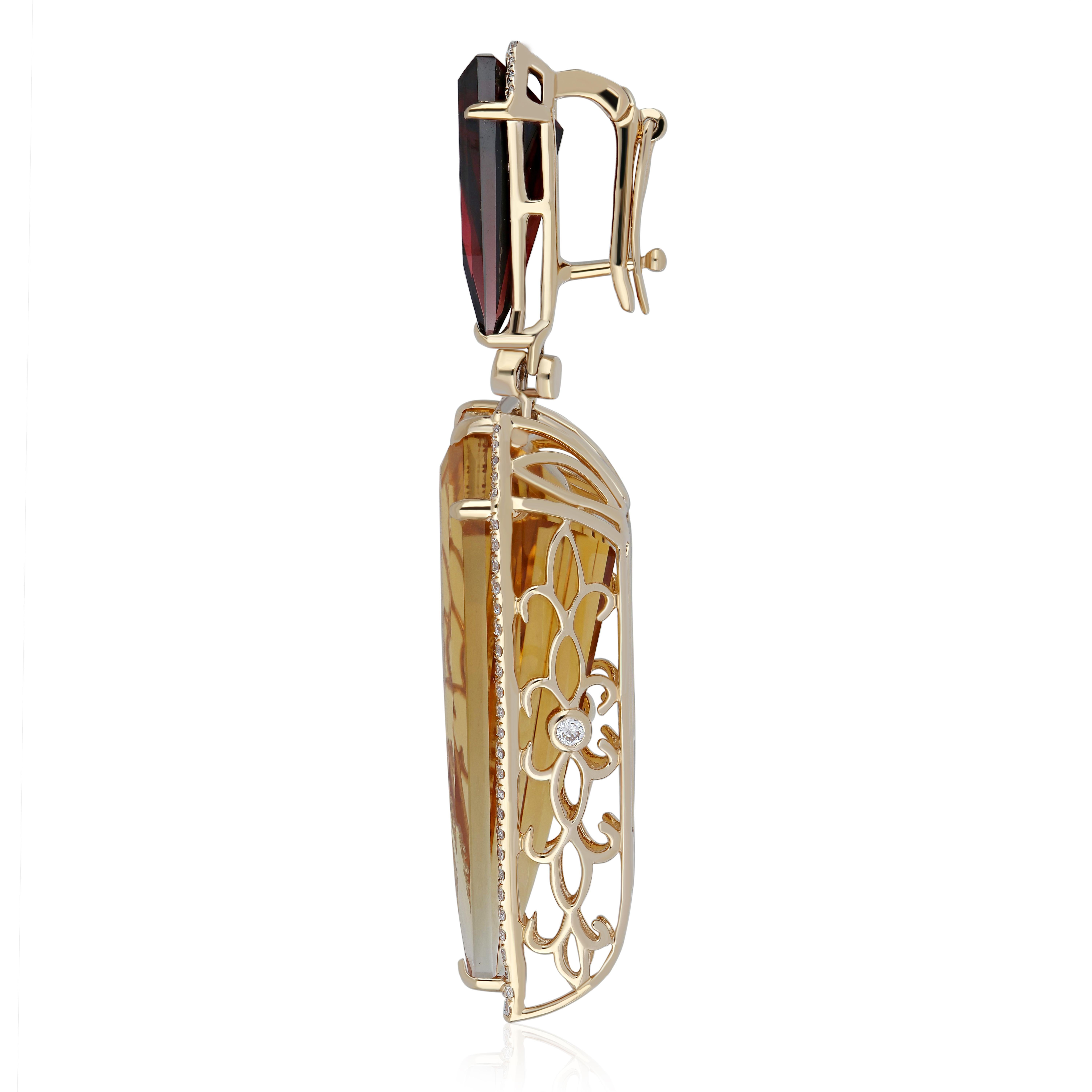 Découvrez le summum du luxe : pendentif en or jaune 14 carats aux détails impeccables, orné en son centre d'une superbe citrine de 16,75 carats (environ) de taille fantaisie, rehaussée de diamants micro sertis pesant environ 0,48 carats et d'un