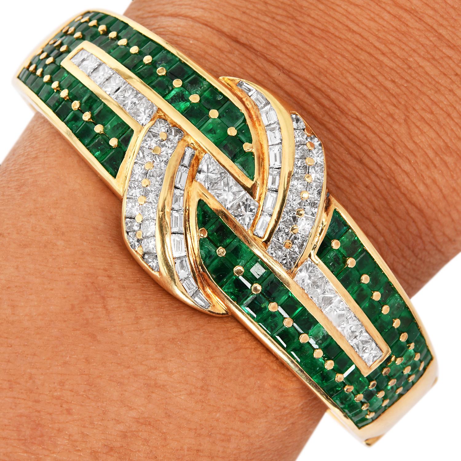 Bracciale Statement Bangle in oro 18K con smeraldo e diamanti da 16,75 carati in vendita 1