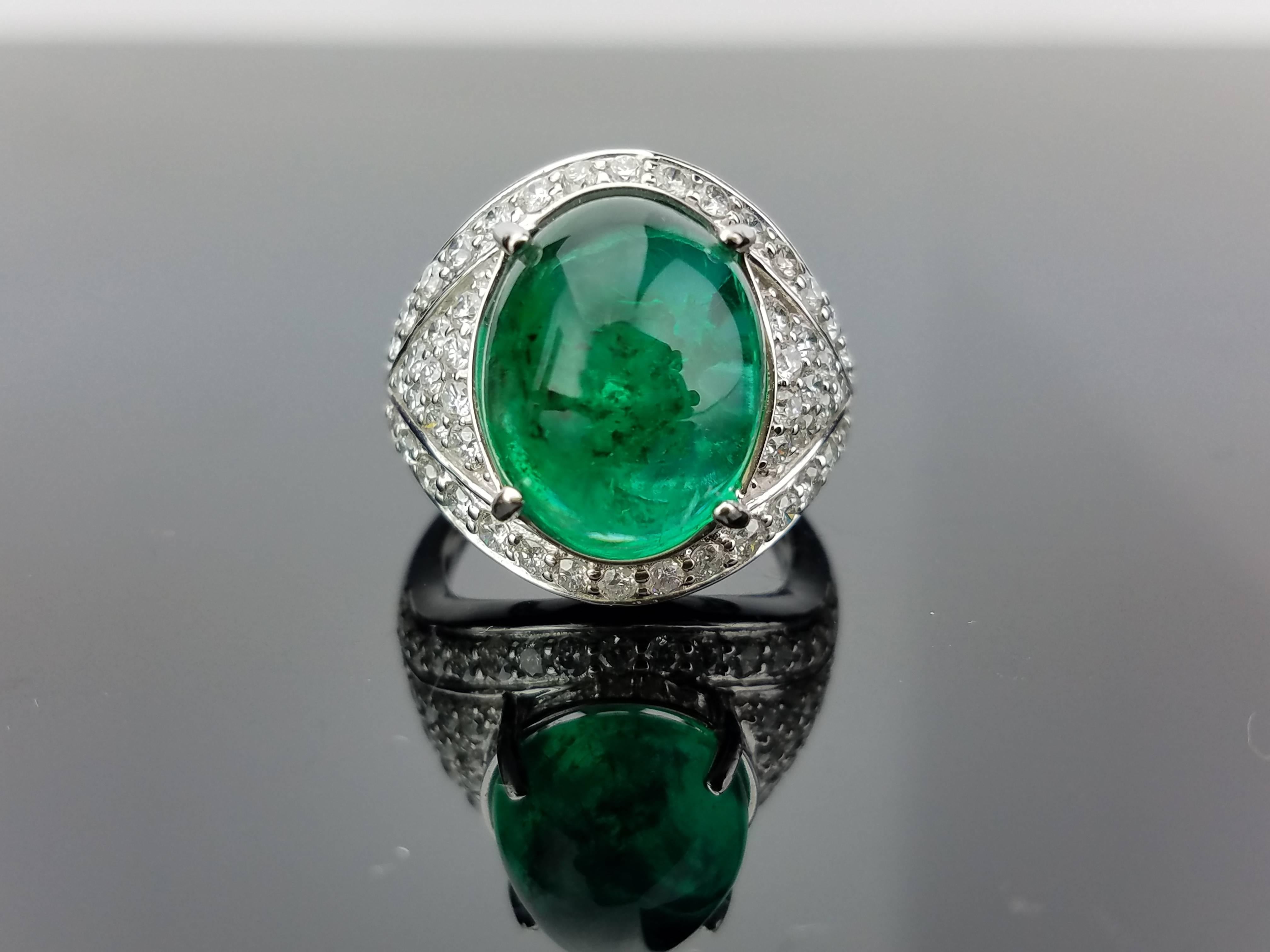 Art Deco 16.77 Carat Cabochon Emerald and Diamond Cocktail Unisex Ring