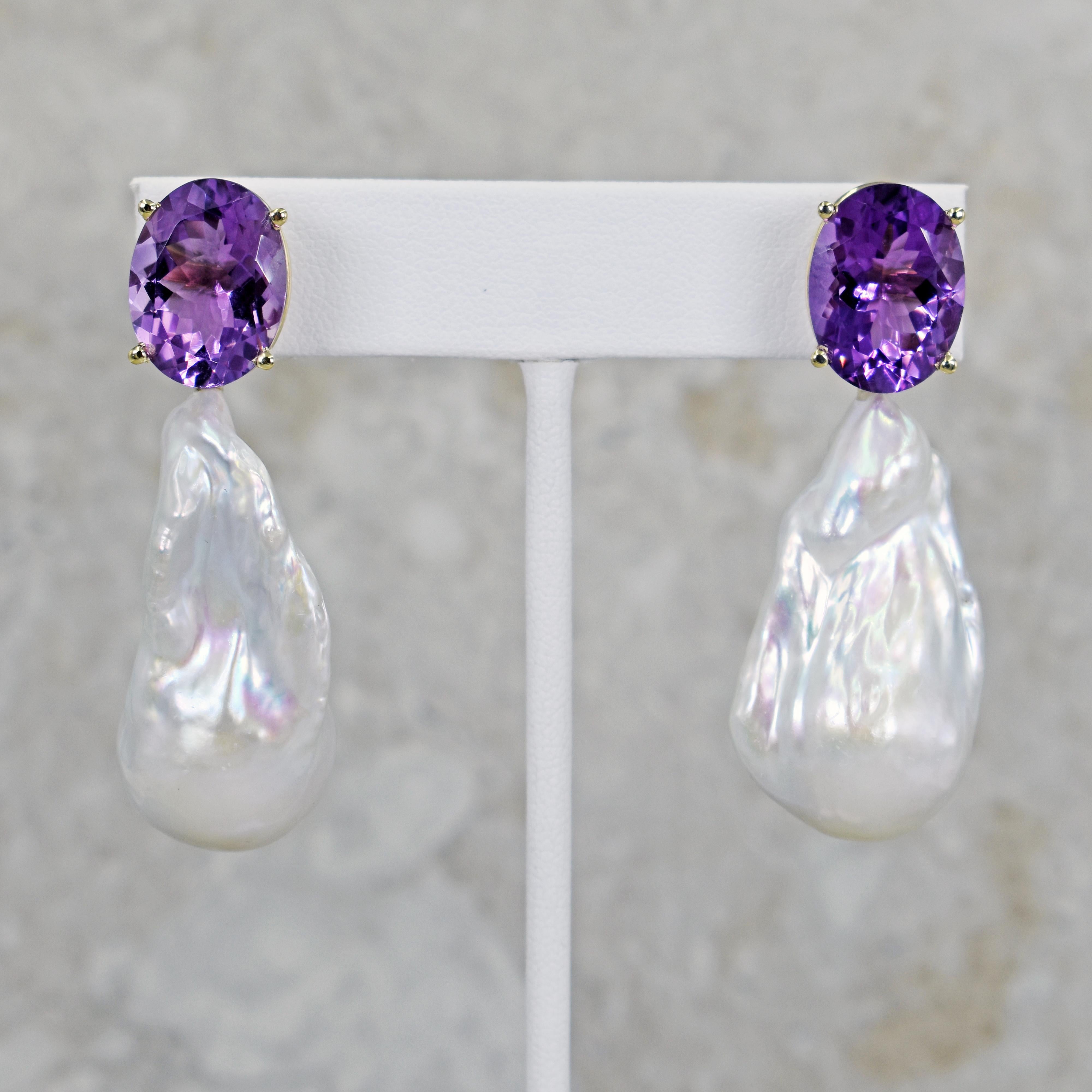 Contemporary 16.79 Carat Amethyst and Baroque Pearl 14 Karat Gold Drop Stud Earrings For Sale