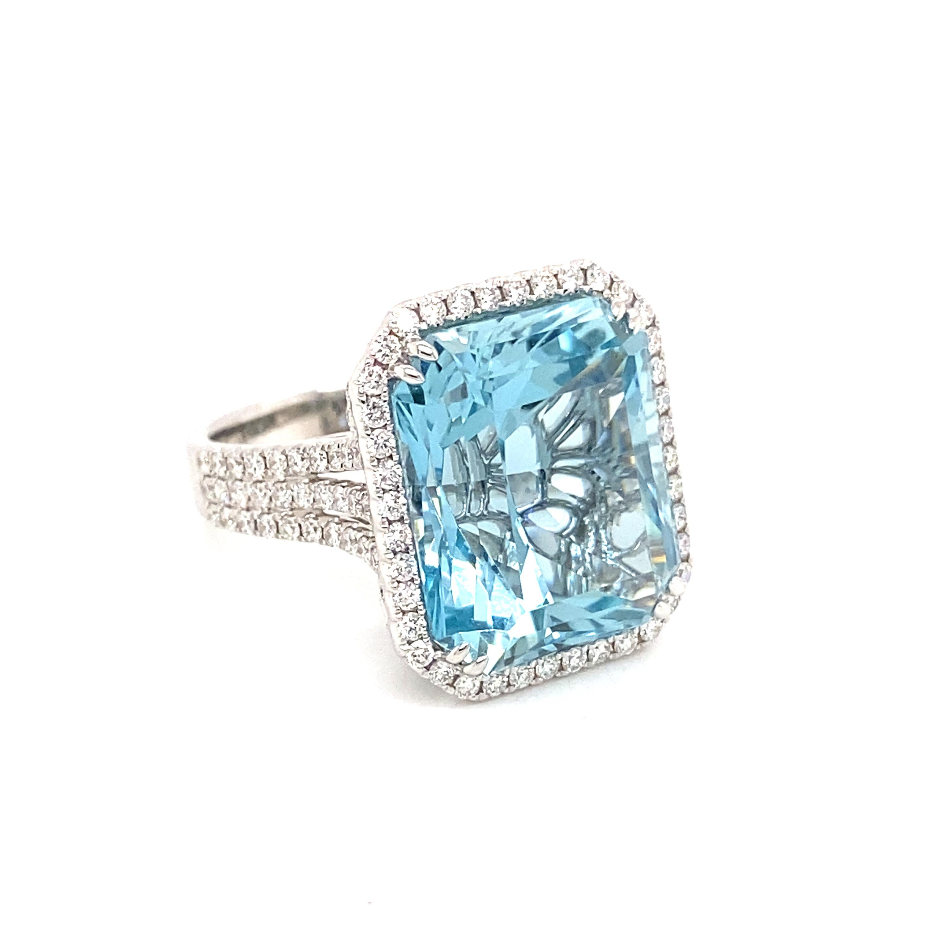 16.79 Carat Emerald Cut Aquamarine and Diamond Cocktail Ring In New Condition For Sale In Great Neck, NY
