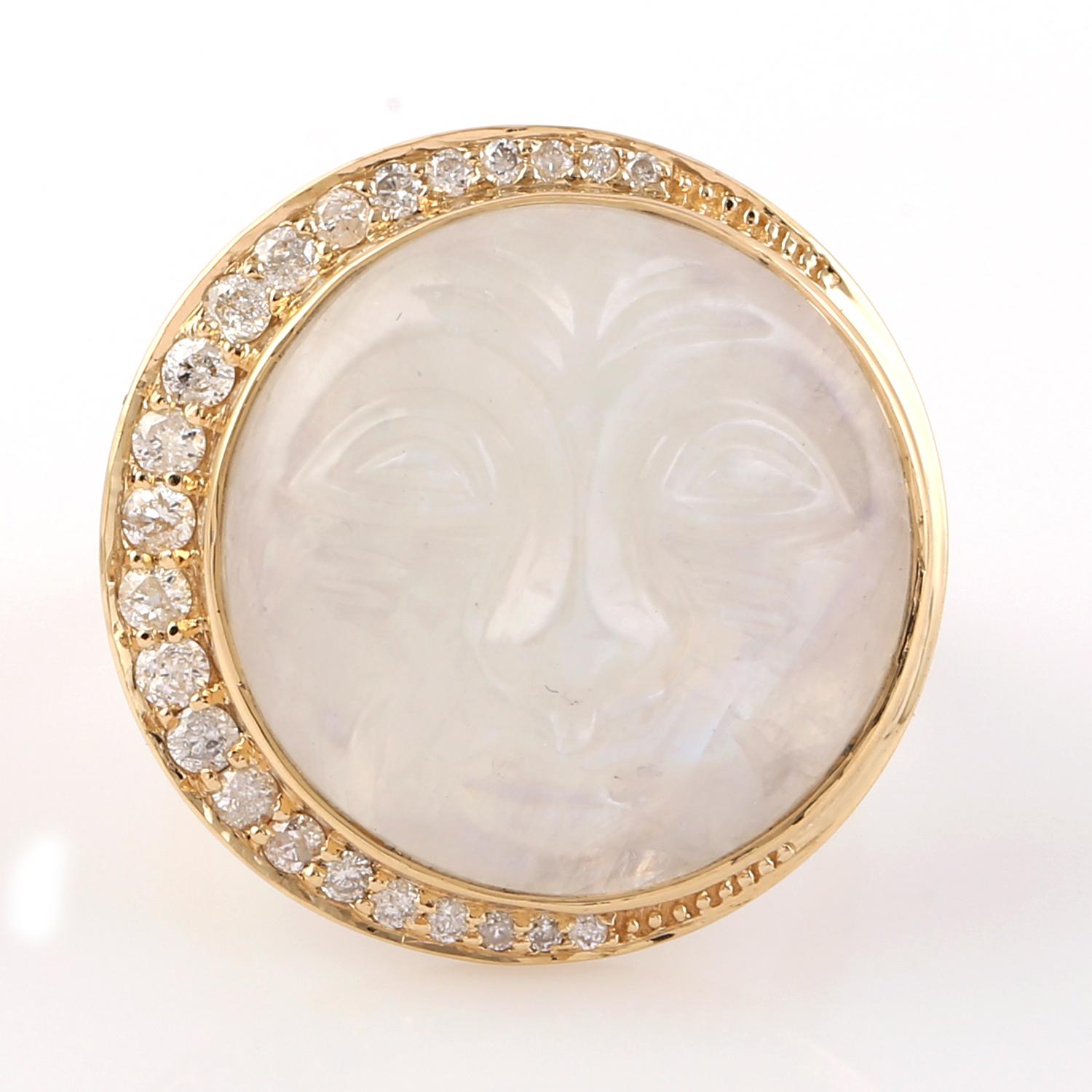 Mixed Cut 16.79 ct Moonstone Cocktail Ring With Diiamonds Made In 18k yellow Gold For Sale