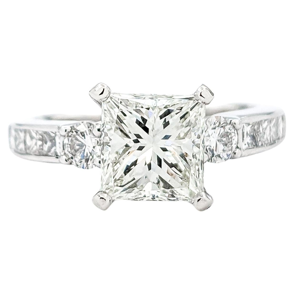 1.67ct Diamond Engagement Ring In White Gold For Sale